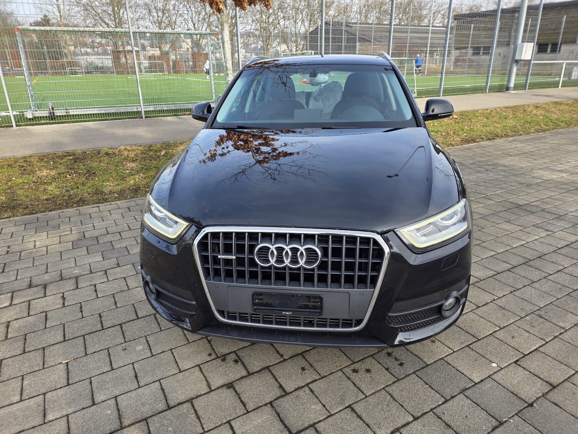 AUDI Q3 2.0 TFSI quattro S-tronic-image-2