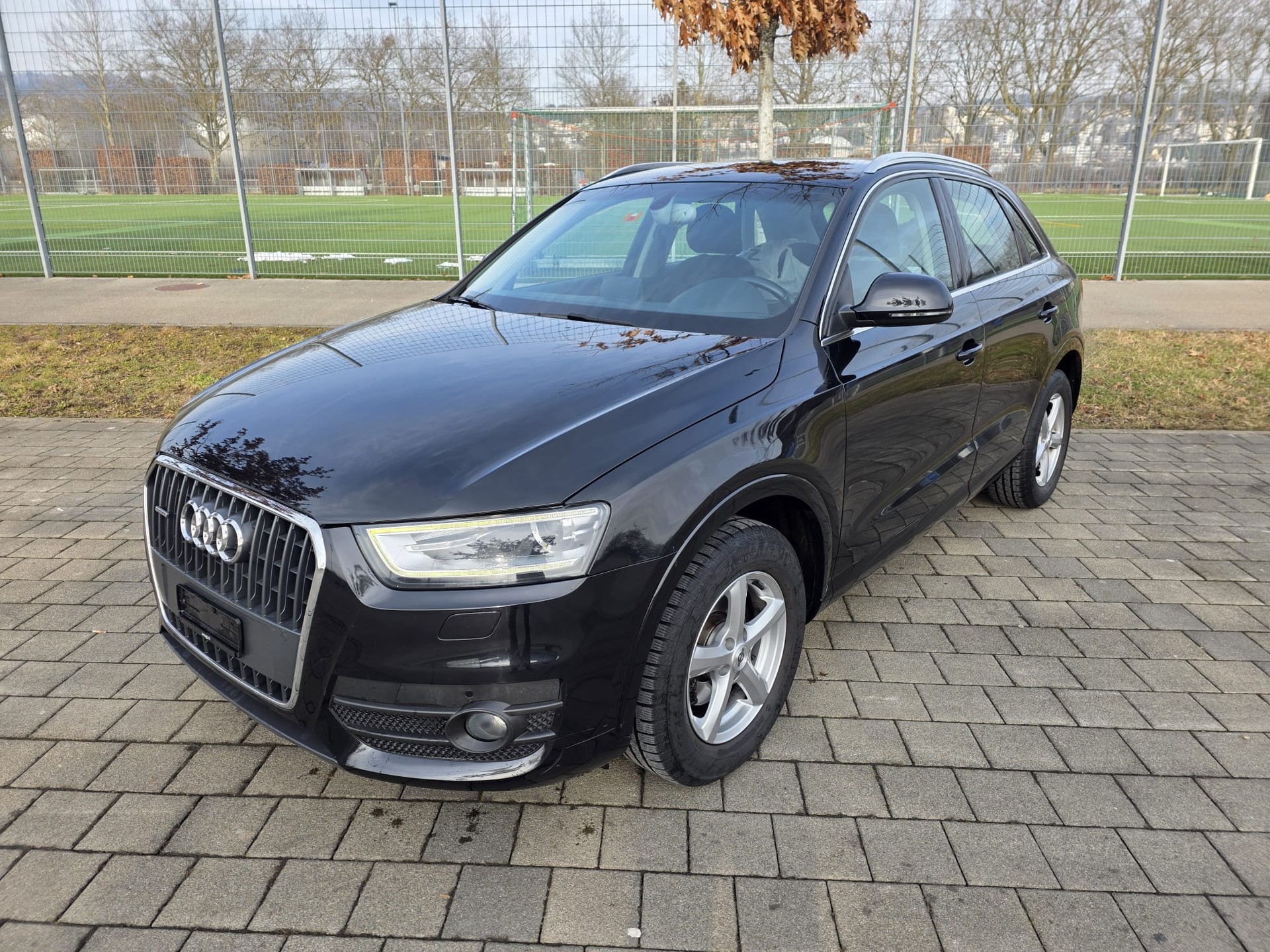 AUDI Q3 2.0 TFSI quattro S-tronic-image-0