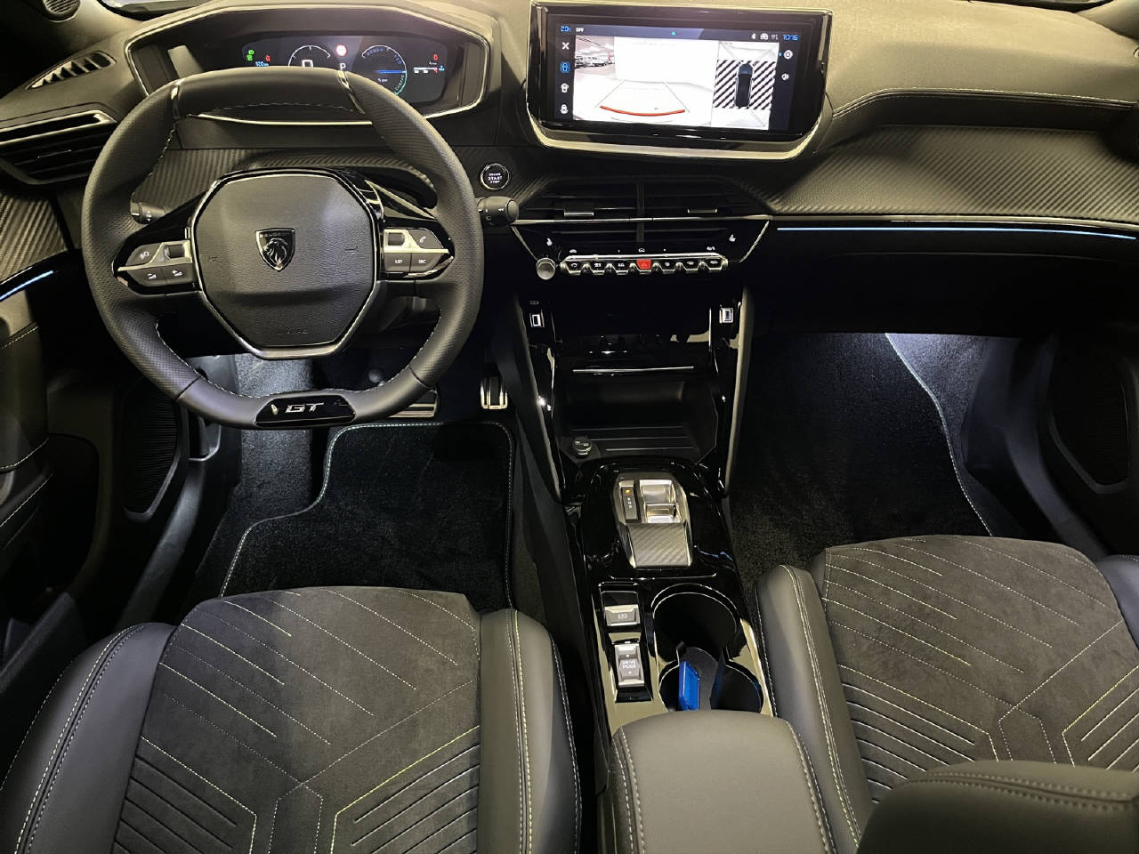 PEUGEOT 2008 1.2 Hybrid 145 GT-image-5