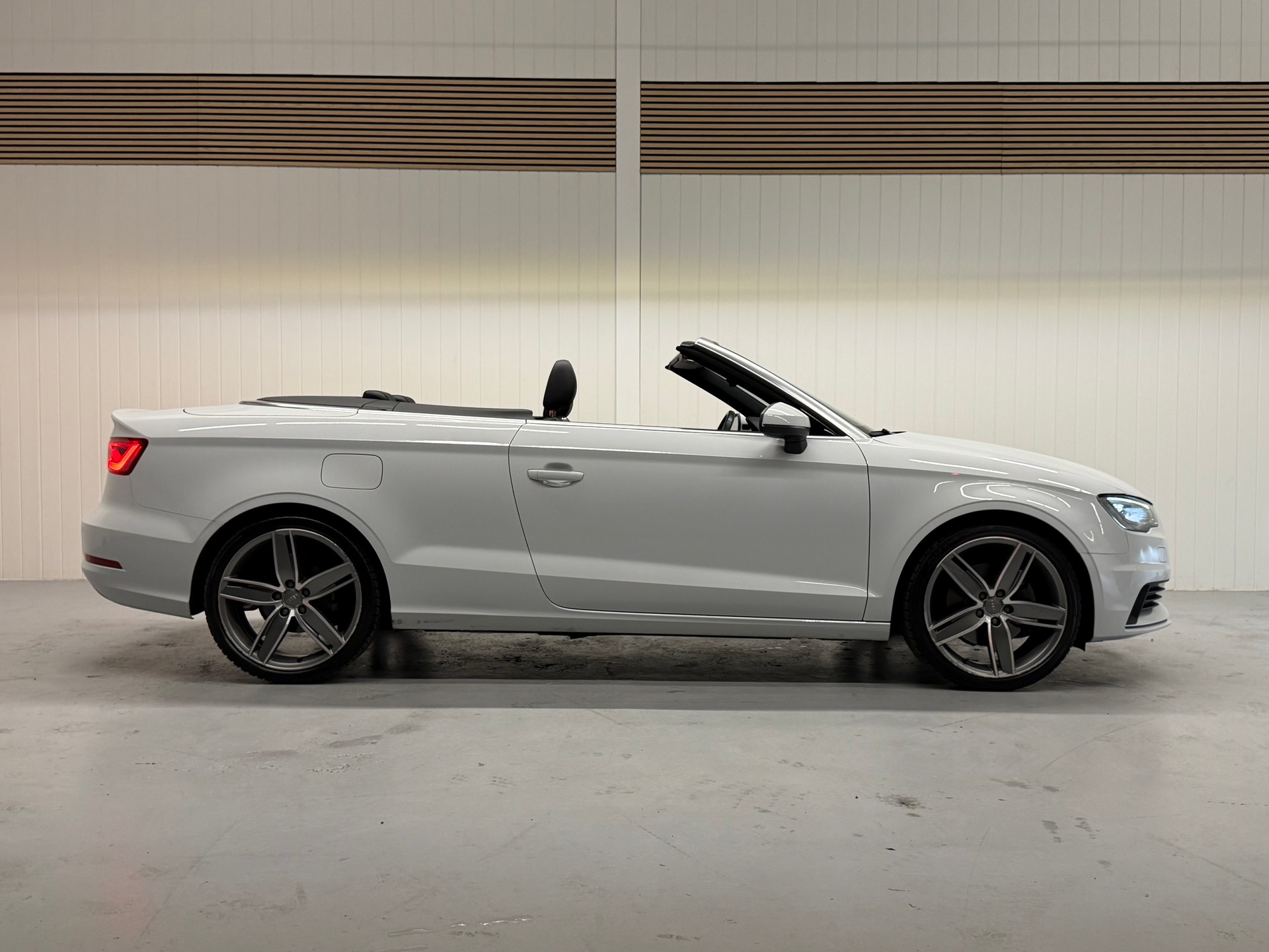AUDI A3 Cabriolet 1.8 TFSI Ambition S-tronic Ab MFK & Service-image-7