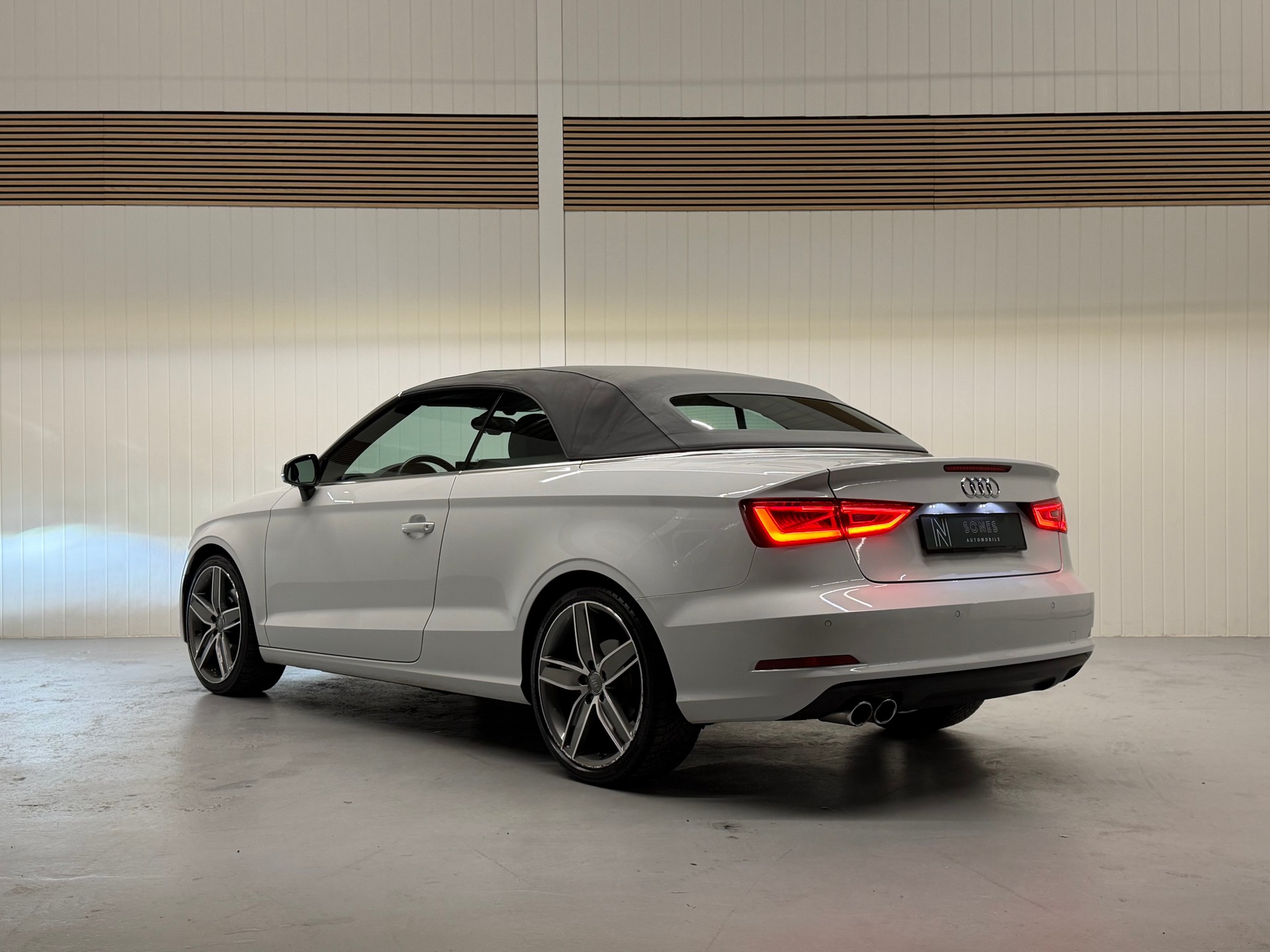AUDI A3 Cabriolet 1.8 TFSI Ambition S-tronic Ab MFK & Service-showroom-element-2