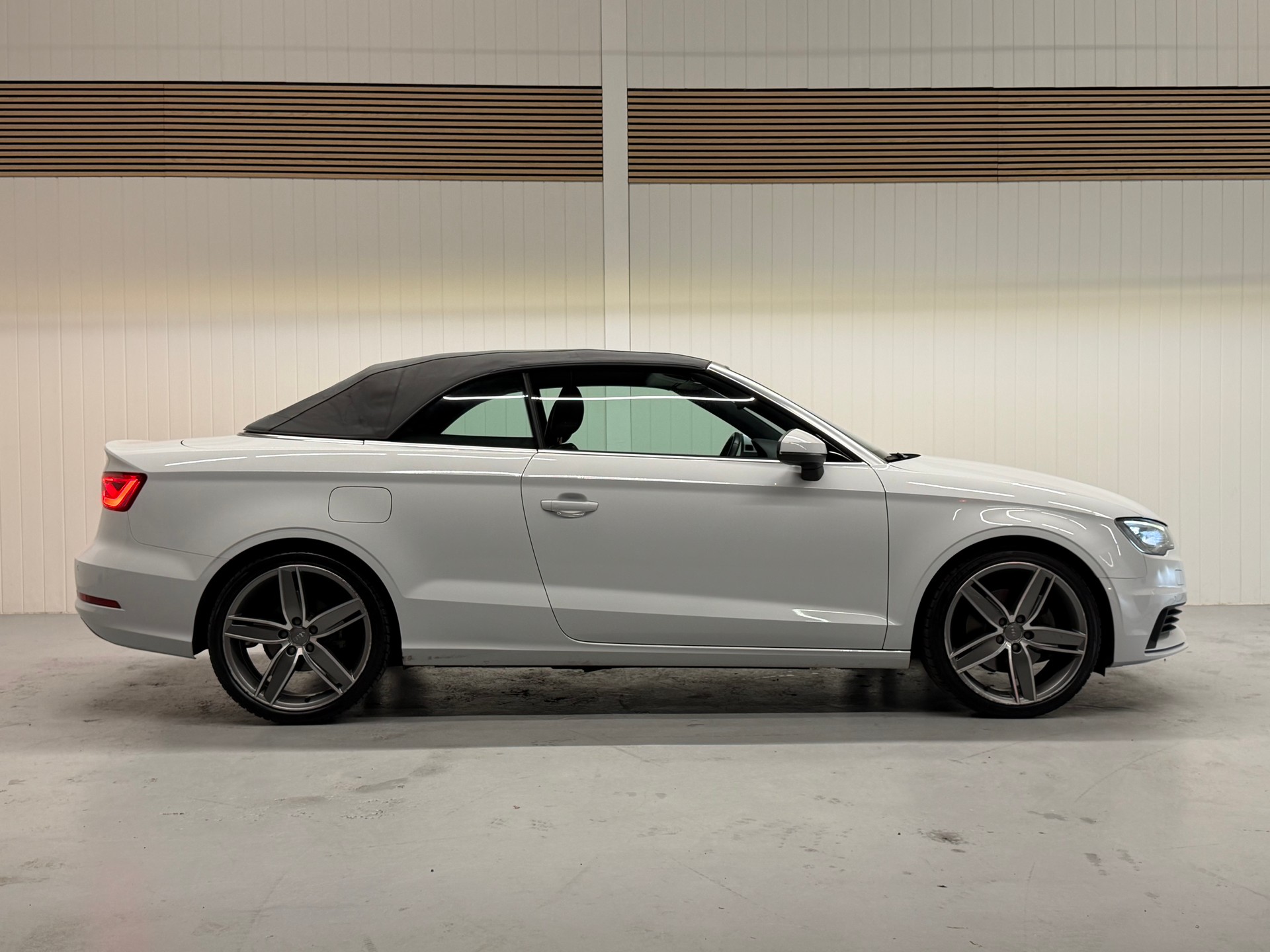 AUDI A3 Cabriolet 1.8 TFSI Ambition S-tronic Ab MFK & Service-image-8