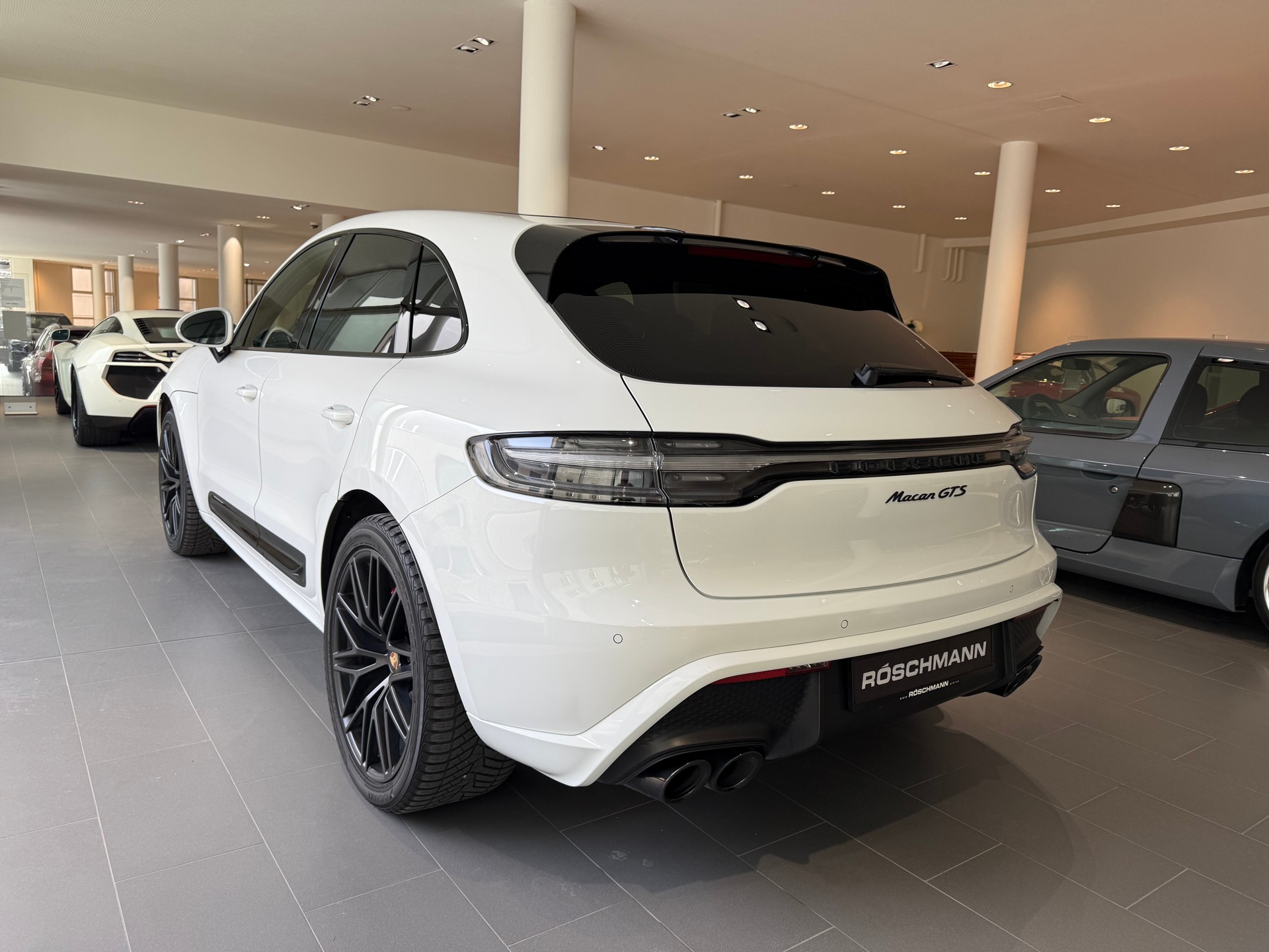 PORSCHE Macan GTS PDK-image-4