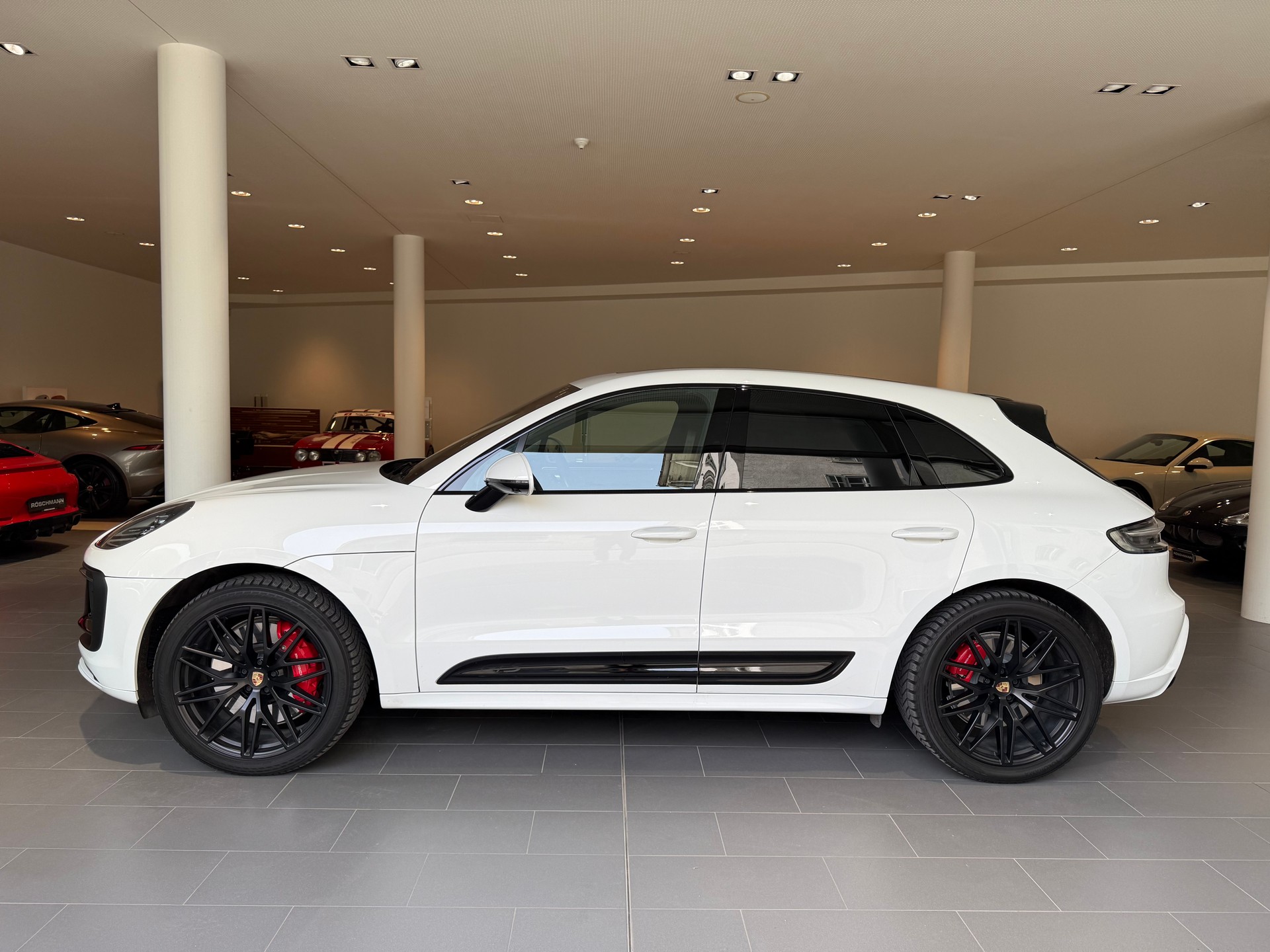 PORSCHE Macan GTS PDK-showroom-element-2
