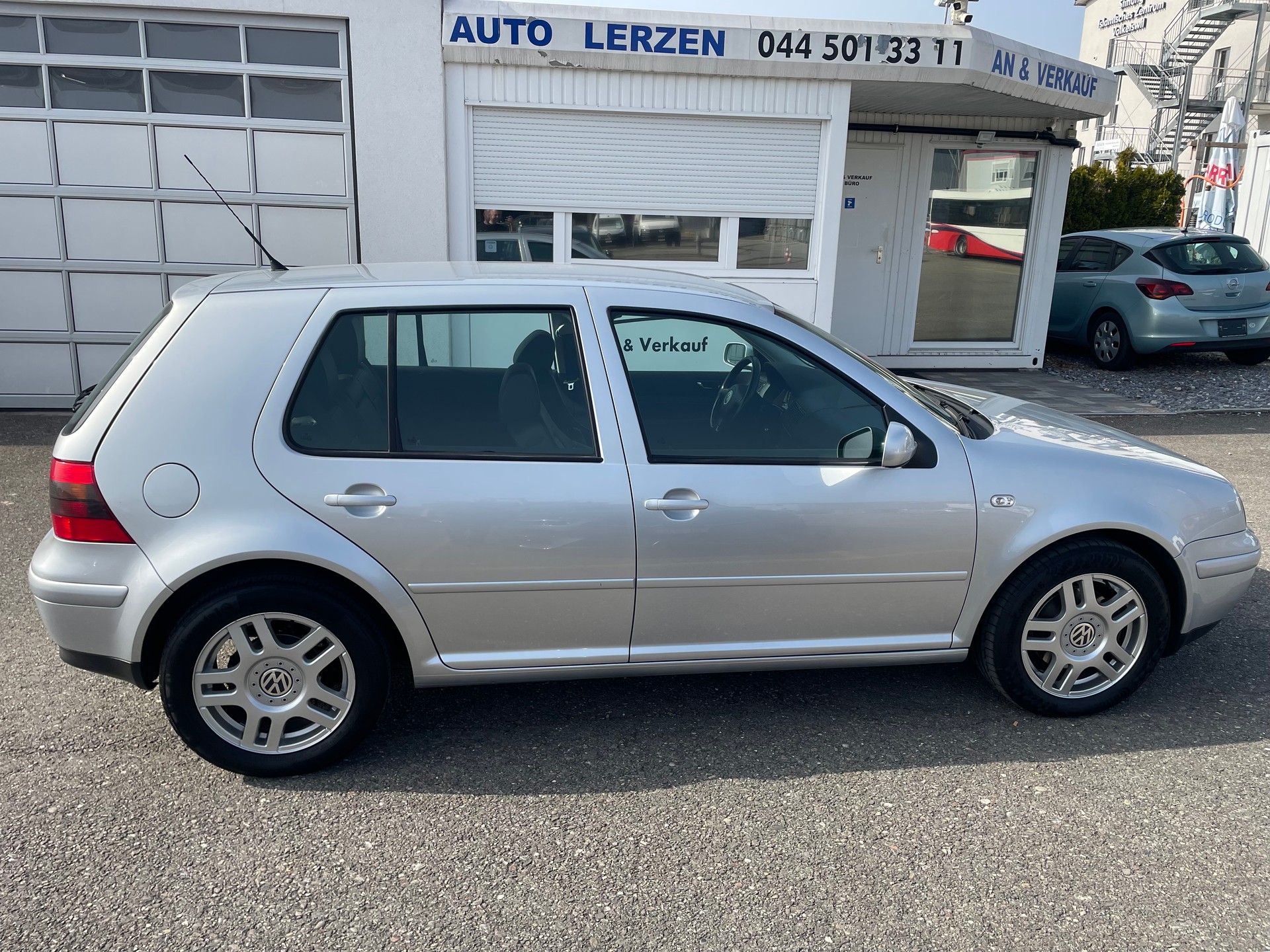 VW Golf 1.8 T GTI Automat-image-2