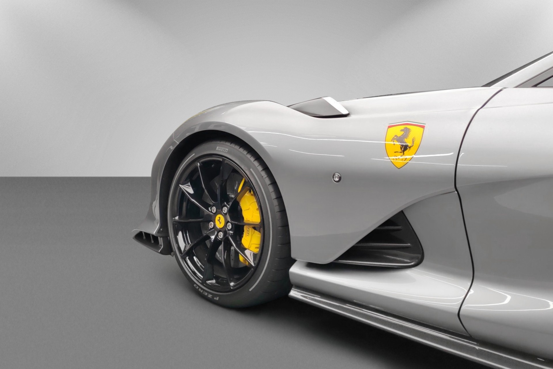 FERRARI 812 Competizione-image-8