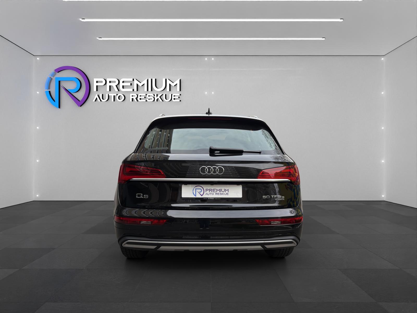 AUDI Q5 50 TFSI e PHEV quattro S-tronic-image-4
