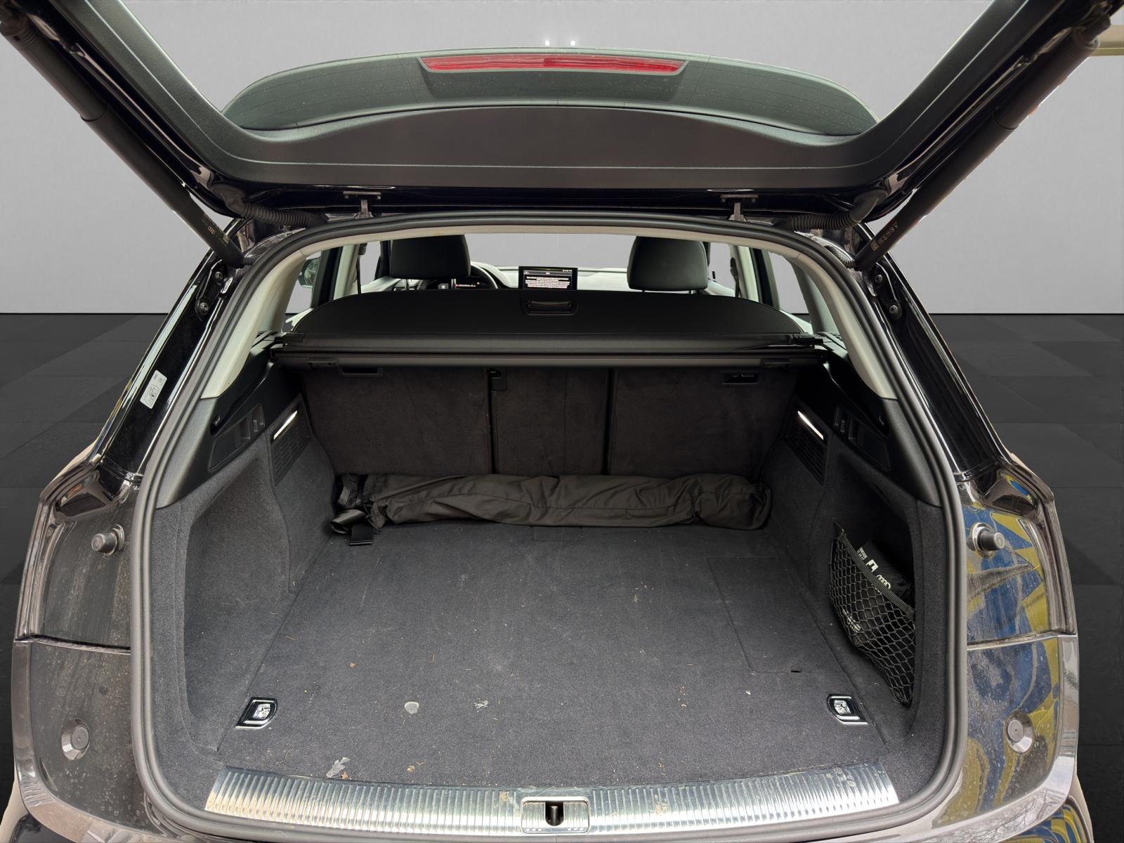 AUDI Q5 50 TFSI e PHEV quattro S-tronic-image-9