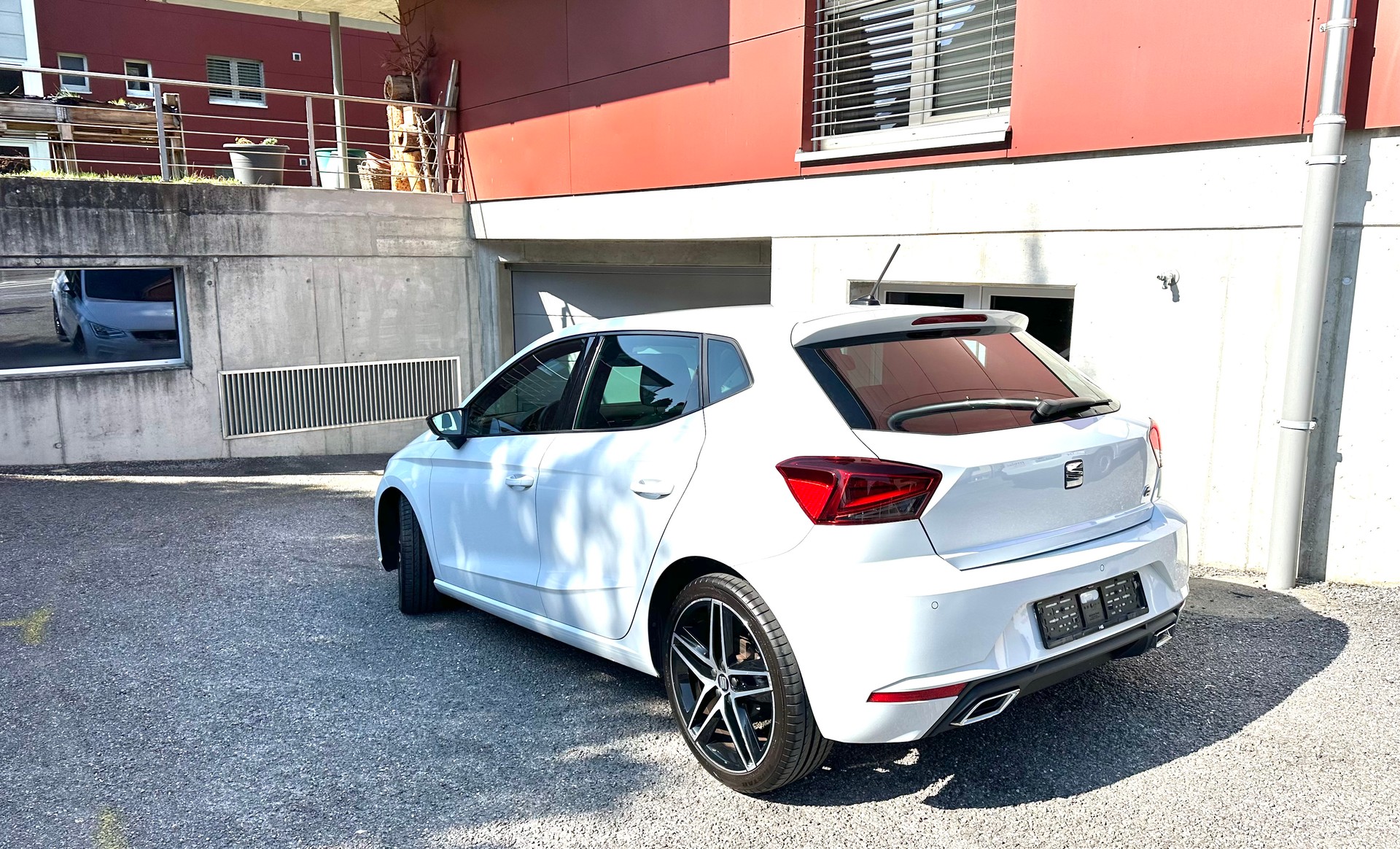 SEAT Ibiza 1.0 EcoTSI DSG FR-image-2