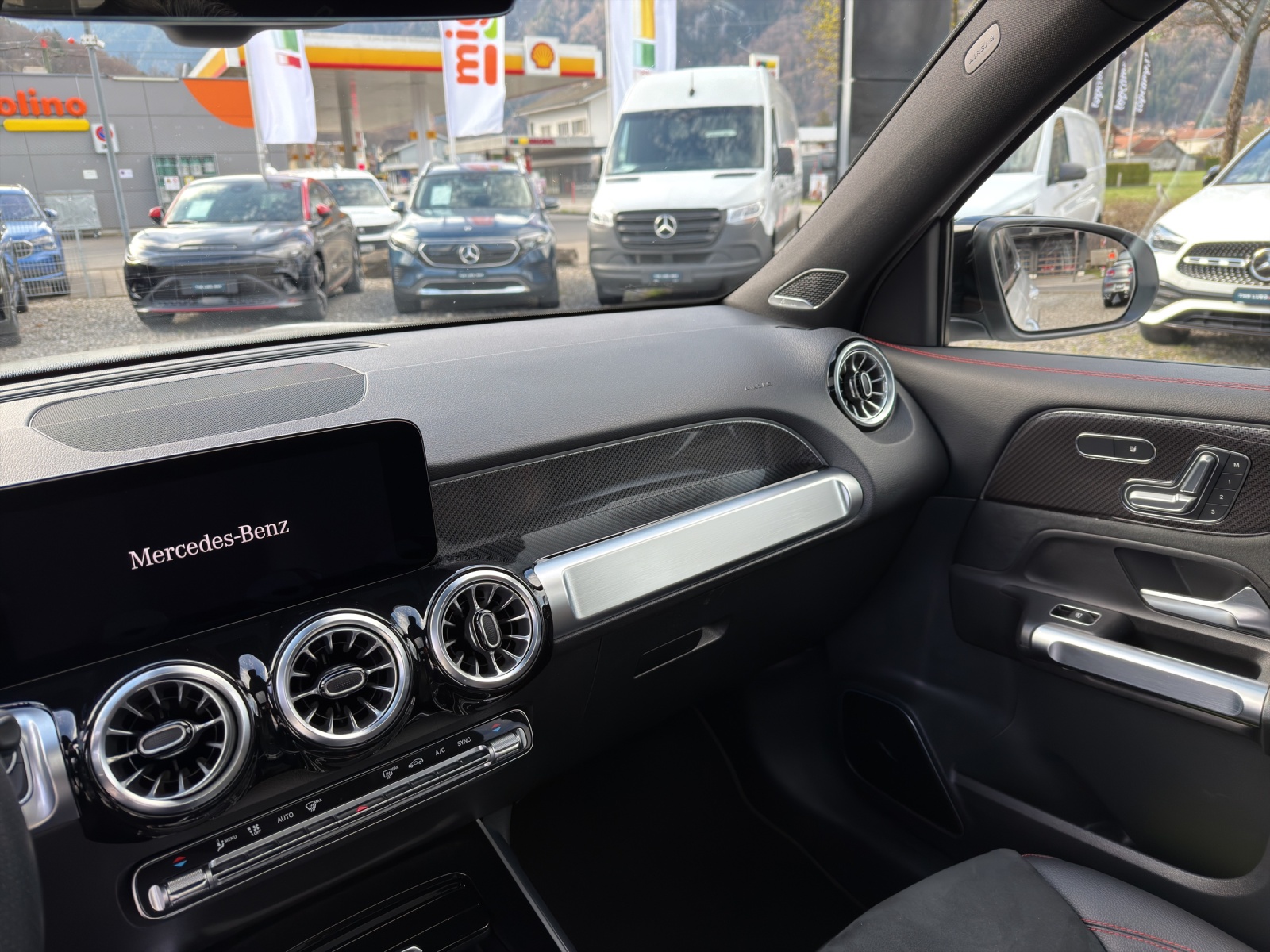MERCEDES-BENZ GLB 220 4Matic 8G-Tronic-image-10