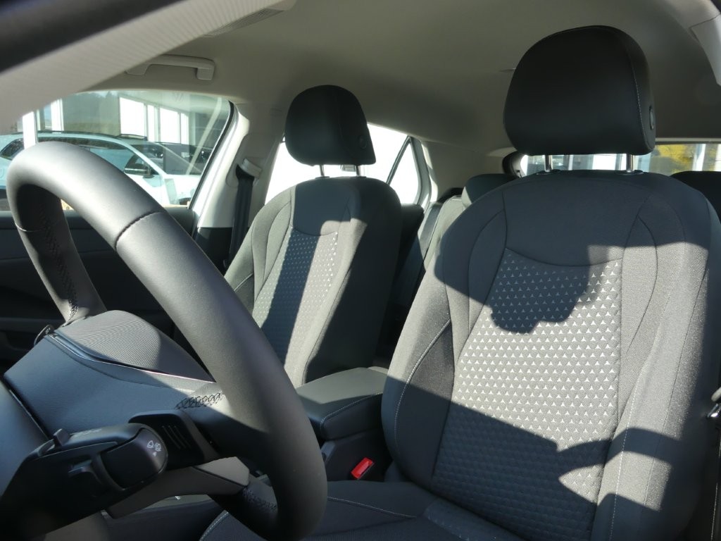 VW T-Roc 1.5 eTSI mHEV Life DSG-image-9