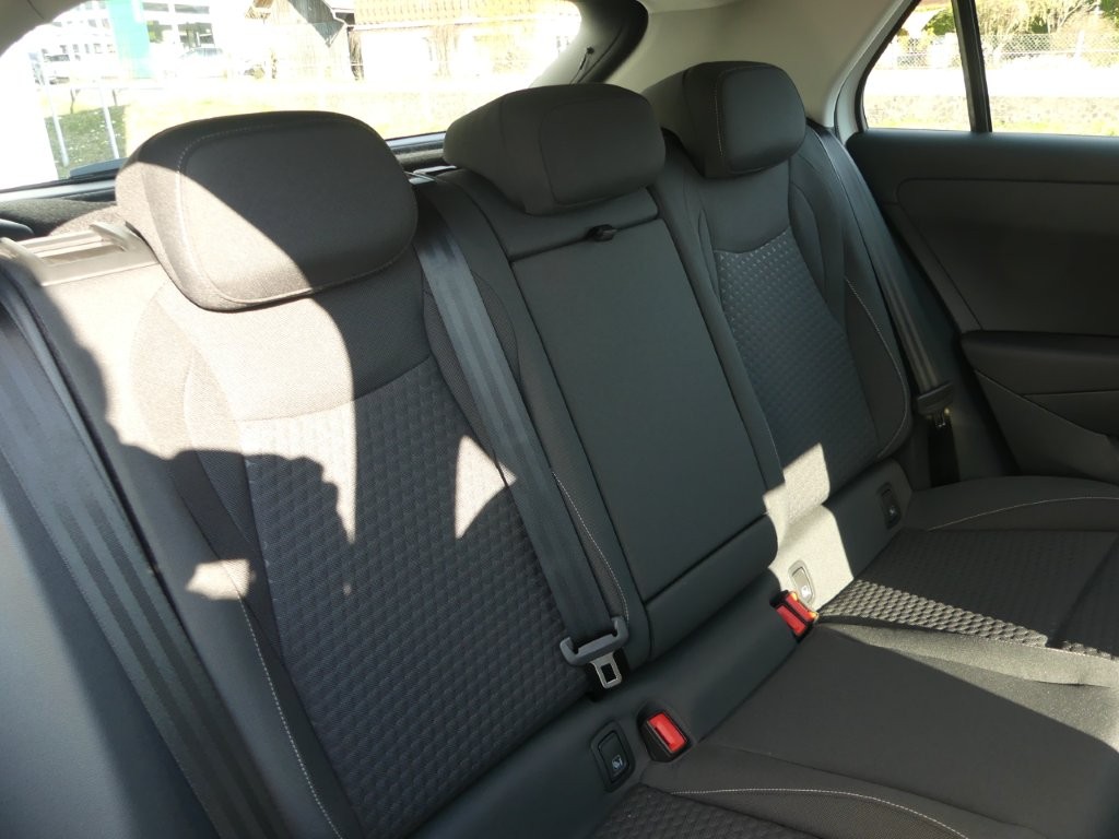 VW T-Roc 1.5 eTSI mHEV Life DSG-image-12