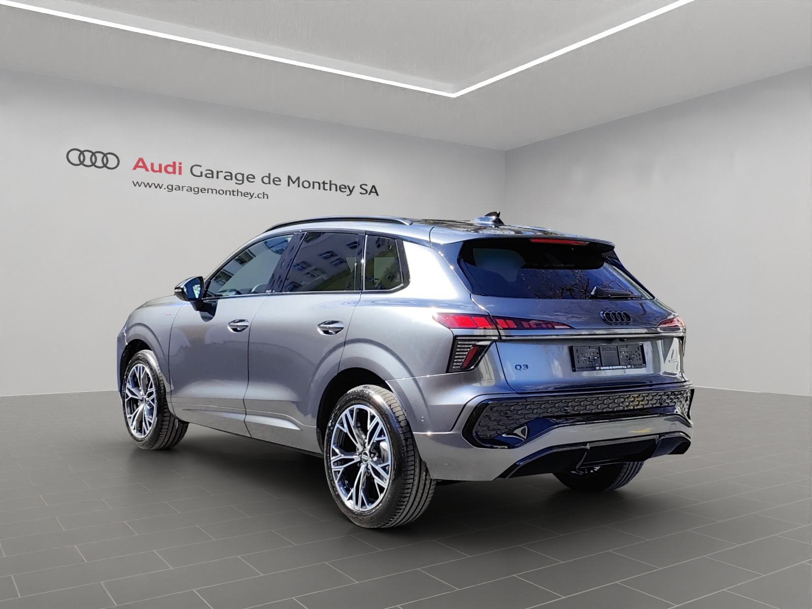 AUDI Q3 SUV TFSI quattro 150 kW S tronic-image-2