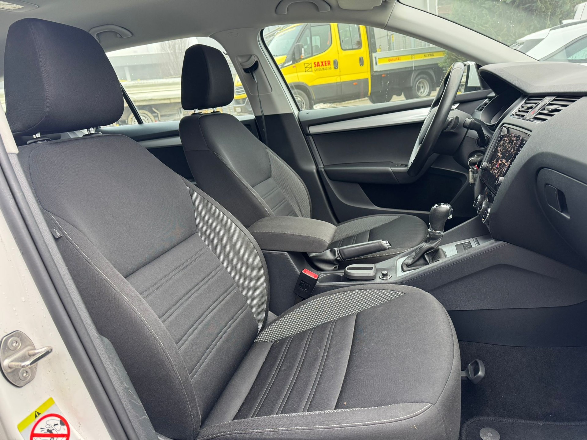 SKODA Octavia Combi 2.0 TDI Ambition 4x4 DSG-image-13