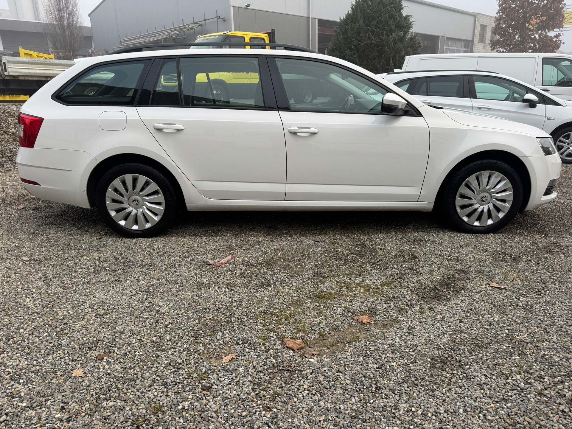 SKODA Octavia Combi 2.0 TDI Ambition 4x4 DSG-image-4