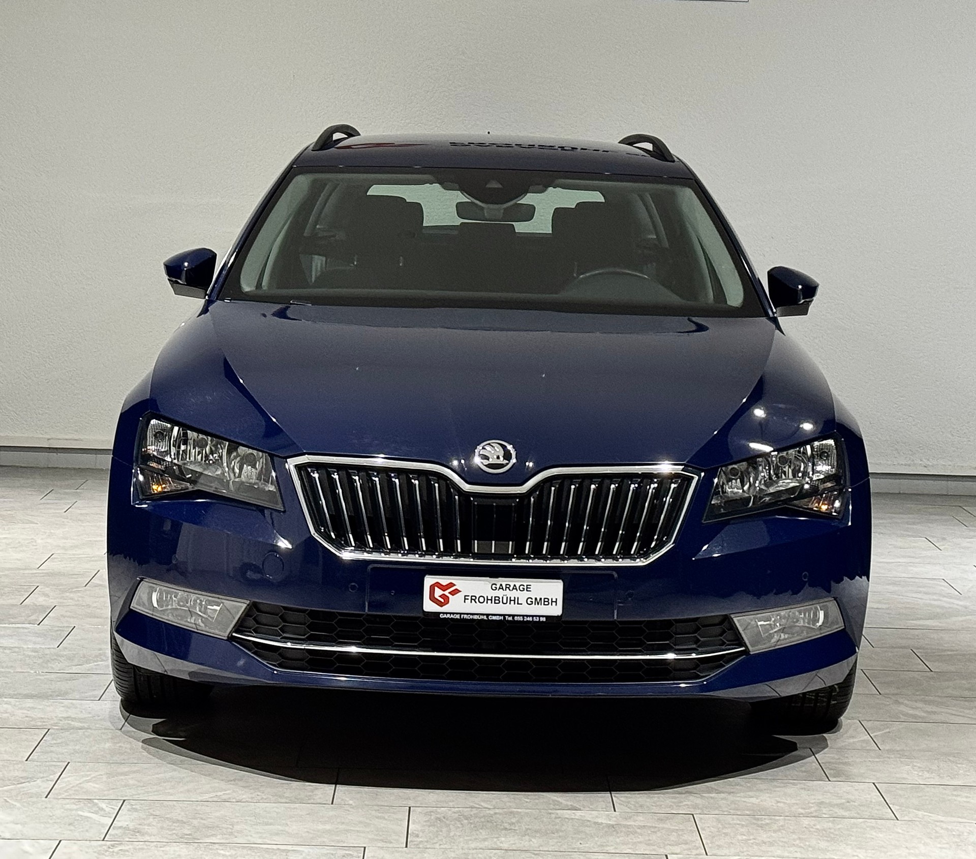 SKODA Superb Combi 1.8 TSI Ambition DSG | 1.Hand | AHK 1800Kg |-image-1