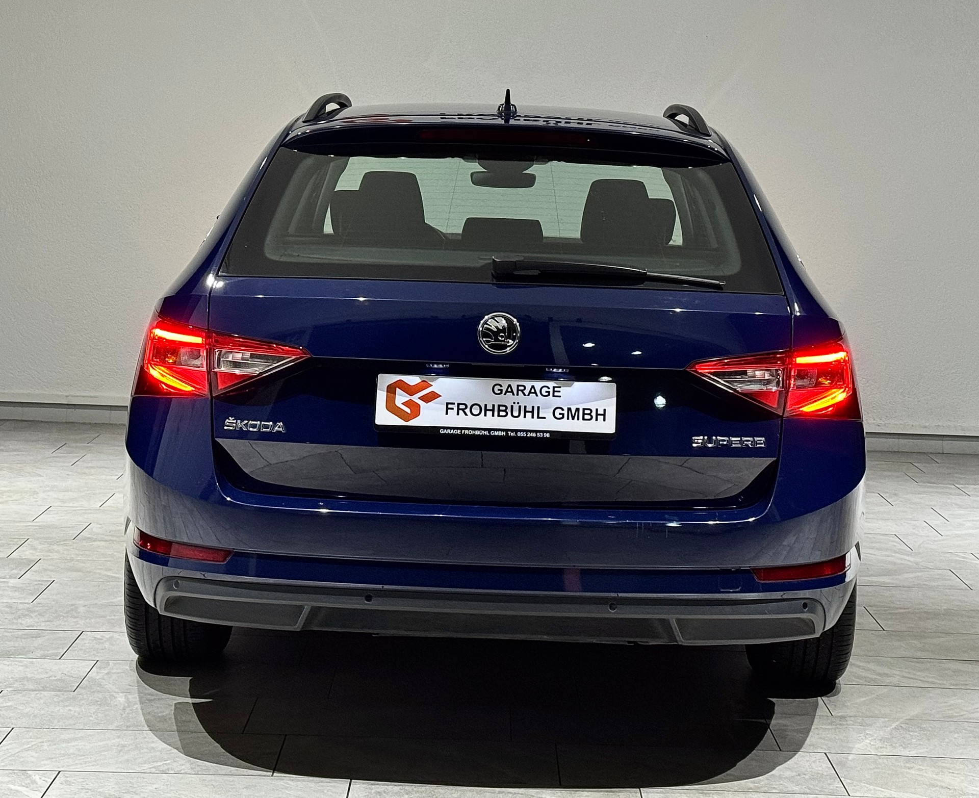 SKODA Superb Combi 1.8 TSI Ambition DSG | 1.Hand | AHK 1800Kg |-image-6