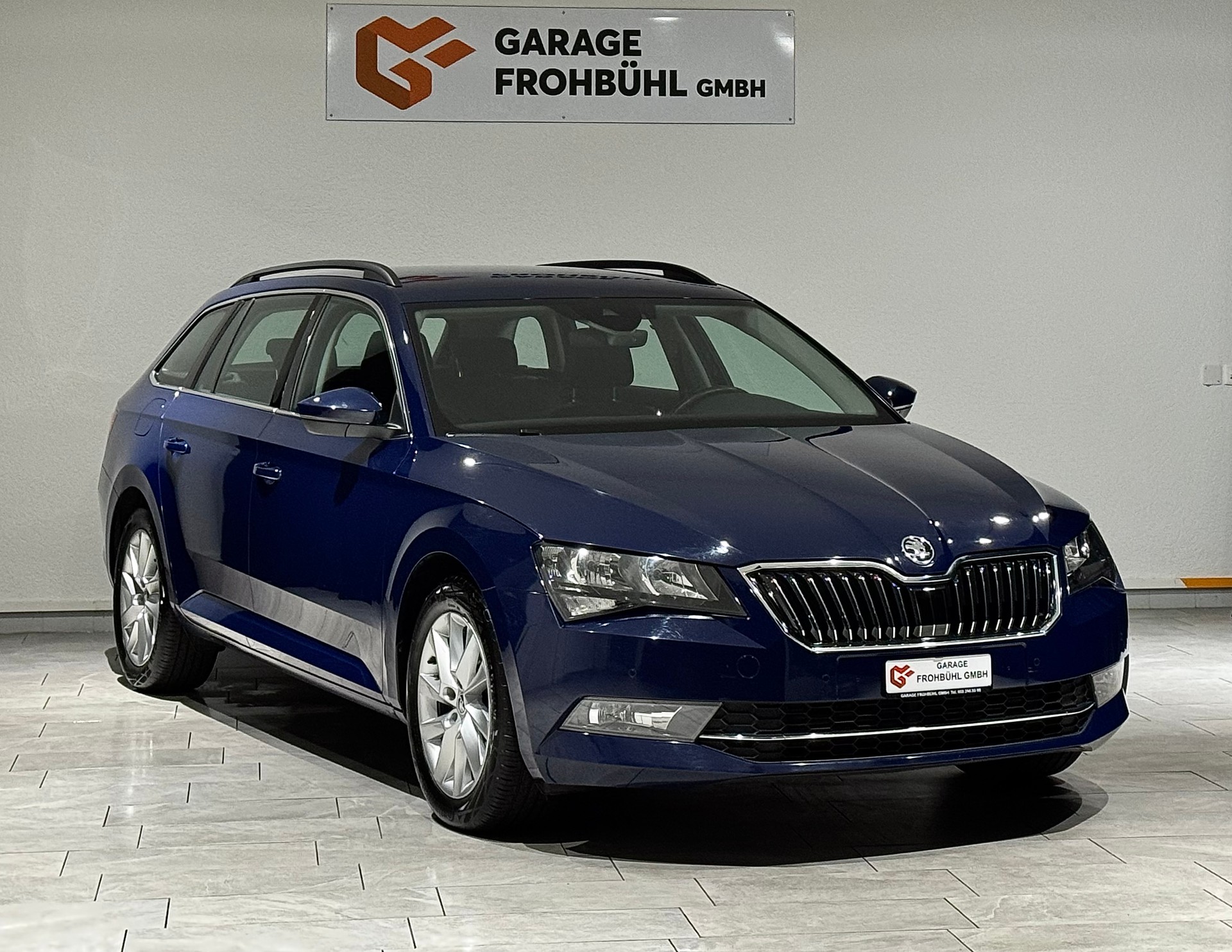 SKODA Superb Combi 1.8 TSI Ambition DSG | 1.Hand | AHK 1800Kg |-image-2