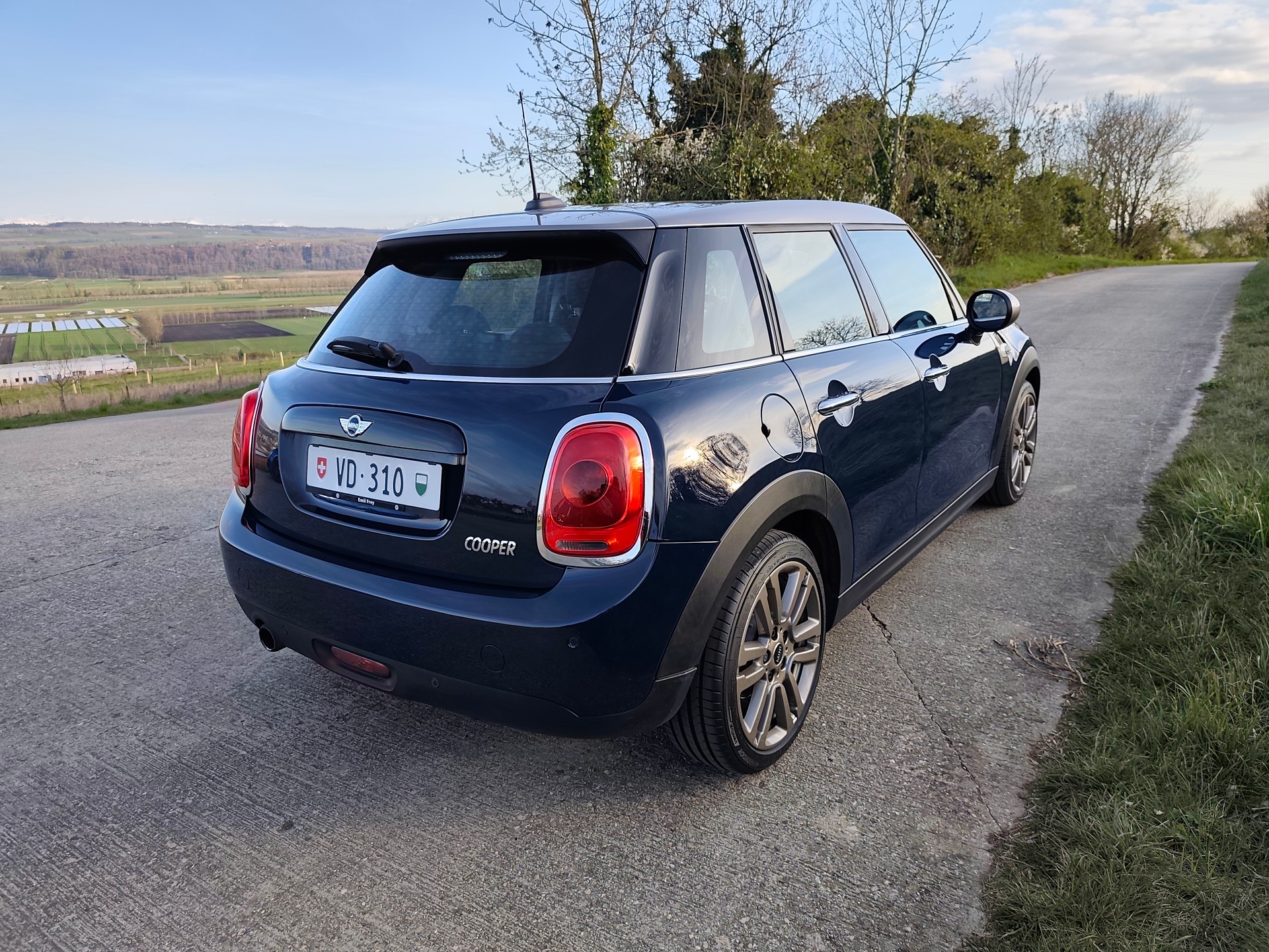 MINI Cooper-image-3