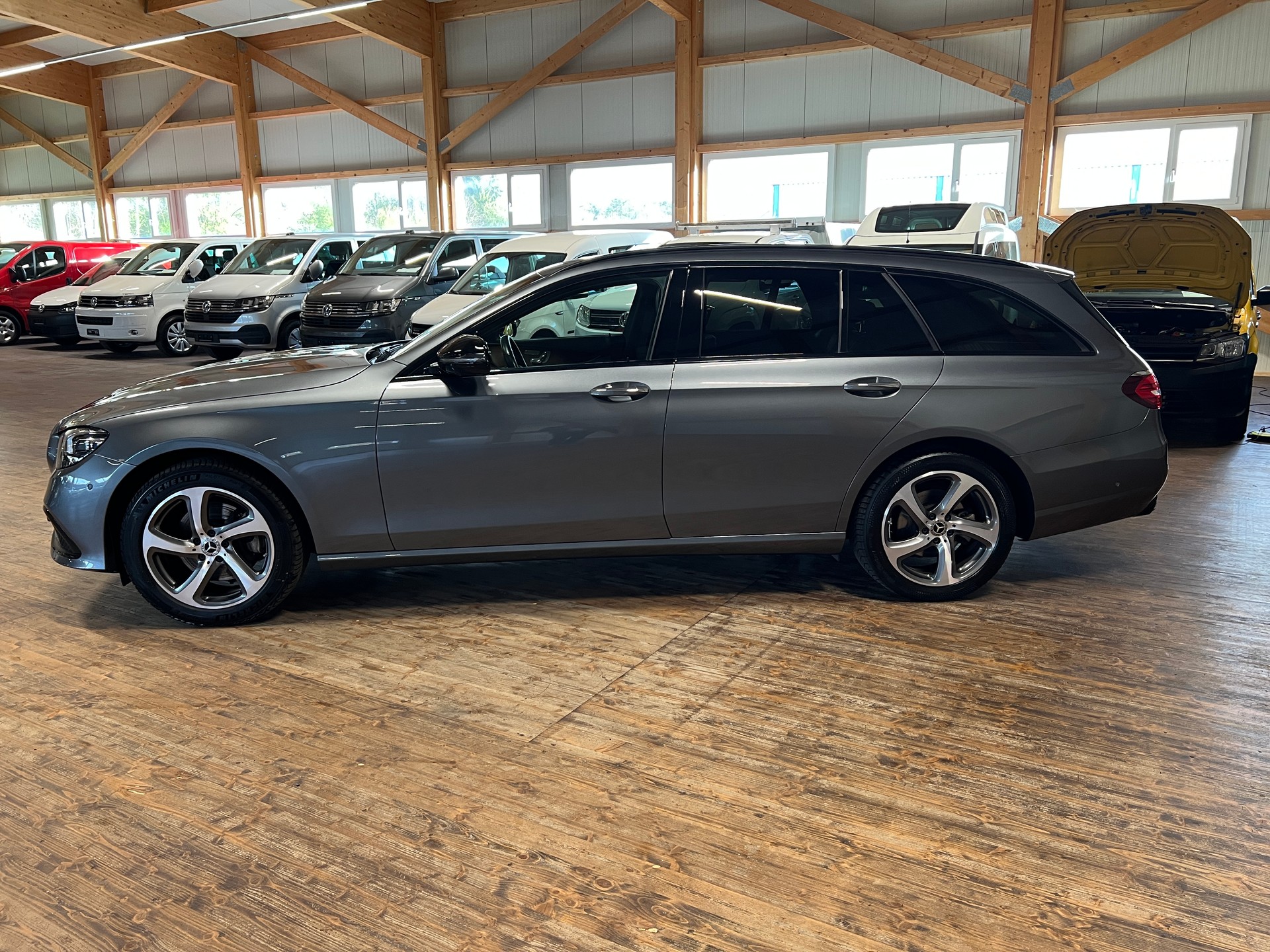 MERCEDES-BENZ E 220 d T 4Matic Avantgarde 9G-Tronic-image-7