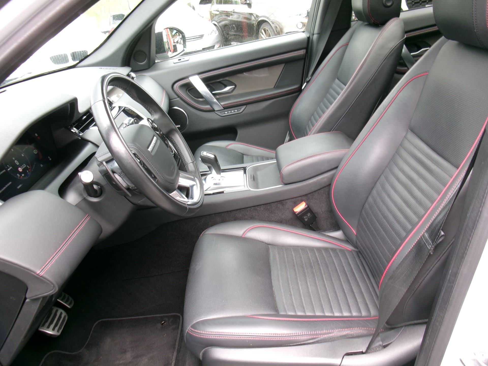 LAND ROVER Discovery Sport R Dyn D240 2.0D SD4 MHEV HSE AT9-image-4