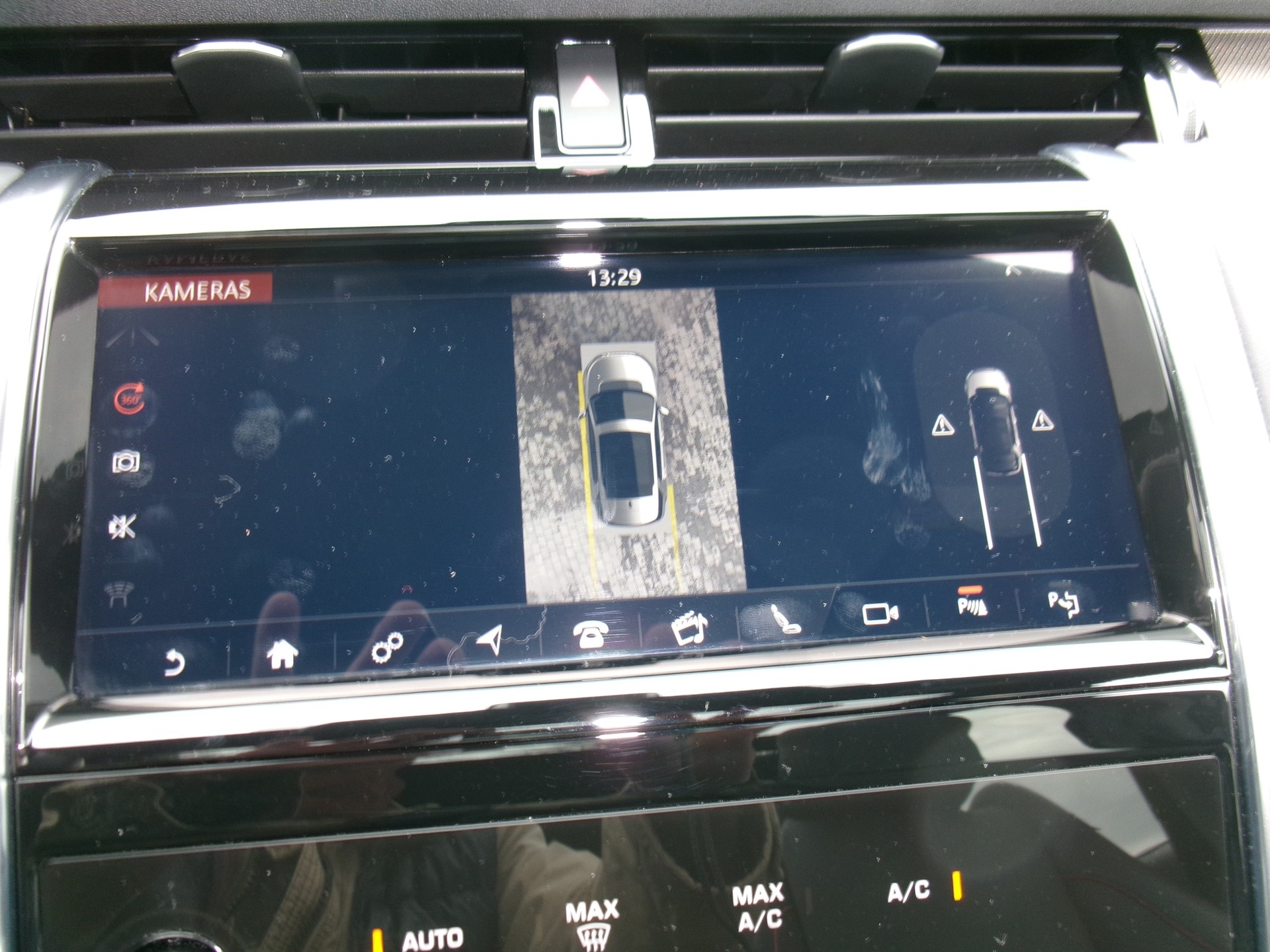 LAND ROVER Discovery Sport R Dyn D240 2.0D SD4 MHEV HSE AT9-image-9