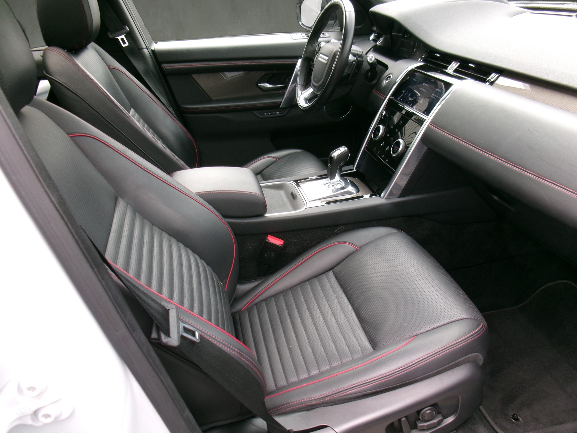 LAND ROVER Discovery Sport R Dyn D240 2.0D SD4 MHEV HSE AT9-image-3