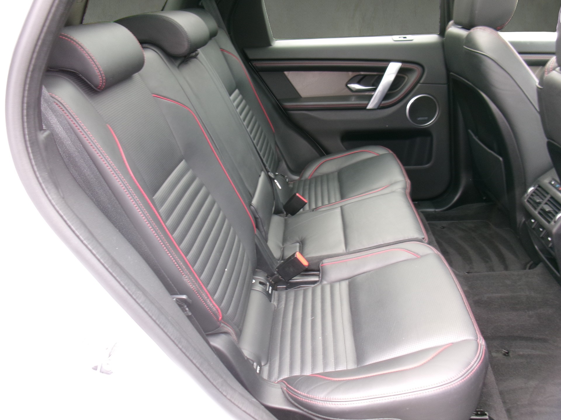 LAND ROVER Discovery Sport R Dyn D240 2.0D SD4 MHEV HSE AT9-image-18