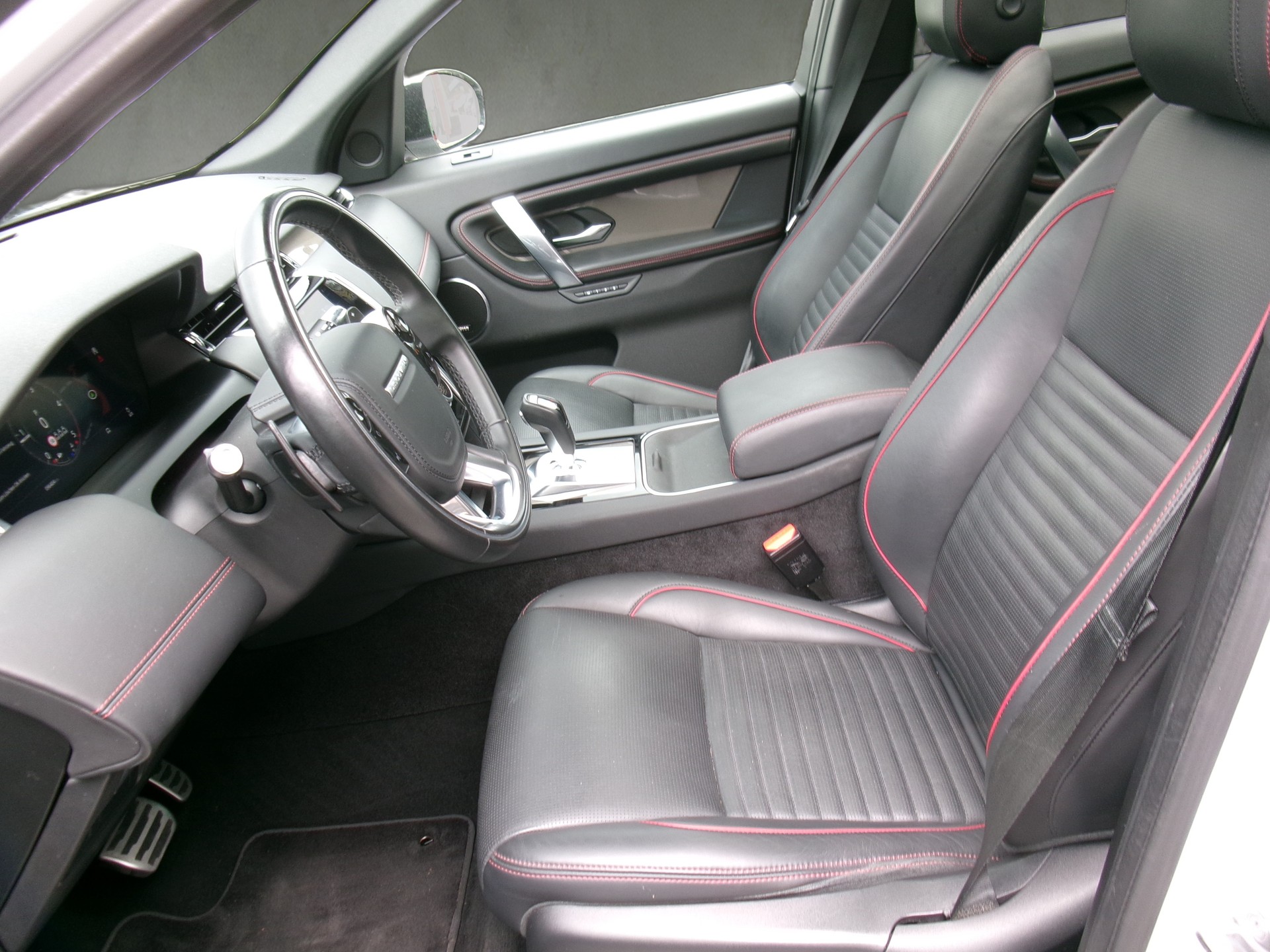 LAND ROVER Discovery Sport R Dyn D240 2.0D SD4 MHEV HSE AT9-image-4