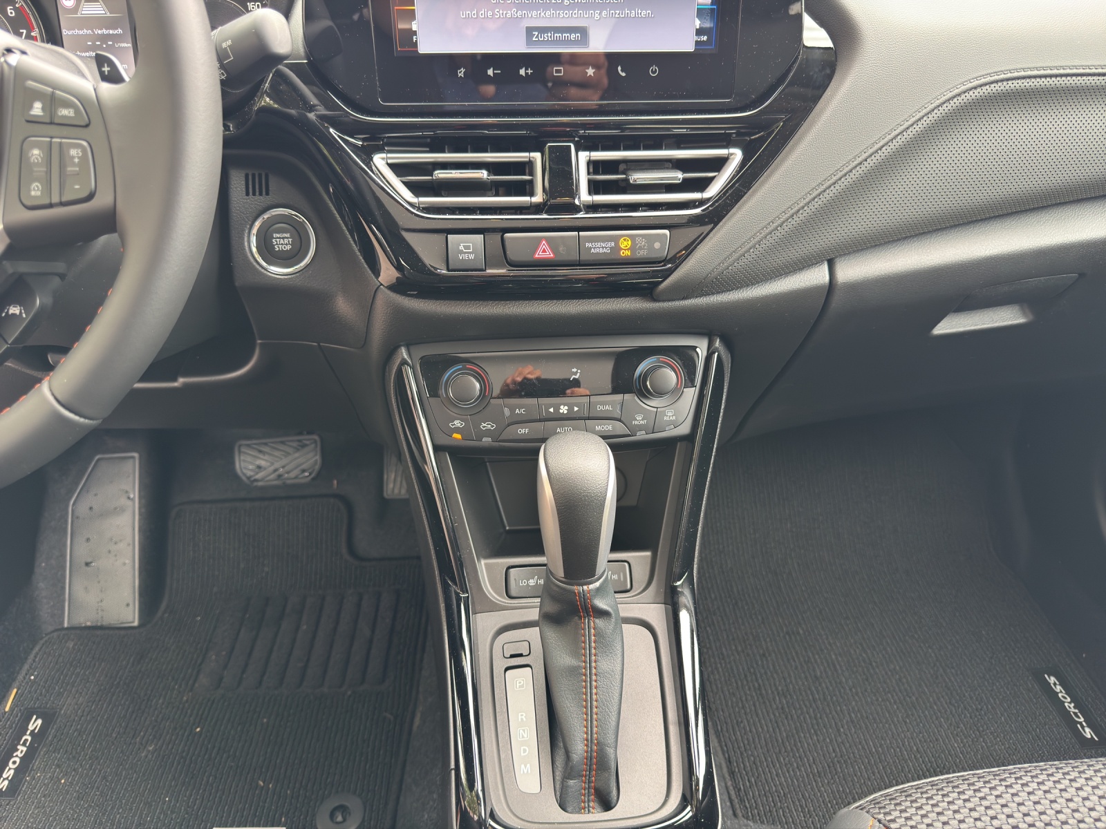 SUZUKI S-Cross 1.4 T Black Edition Top Hybrid 4x4-image-15