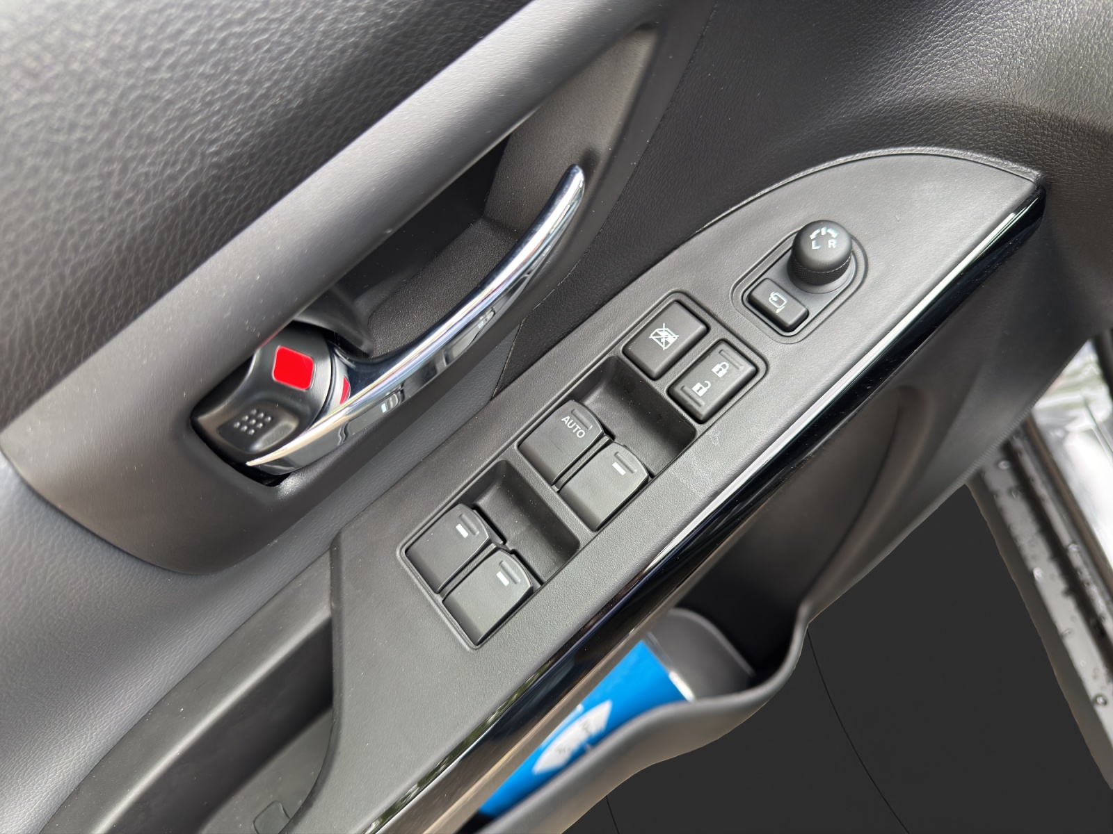 SUZUKI S-Cross 1.4 T Black Edition Top Hybrid 4x4-image-12
