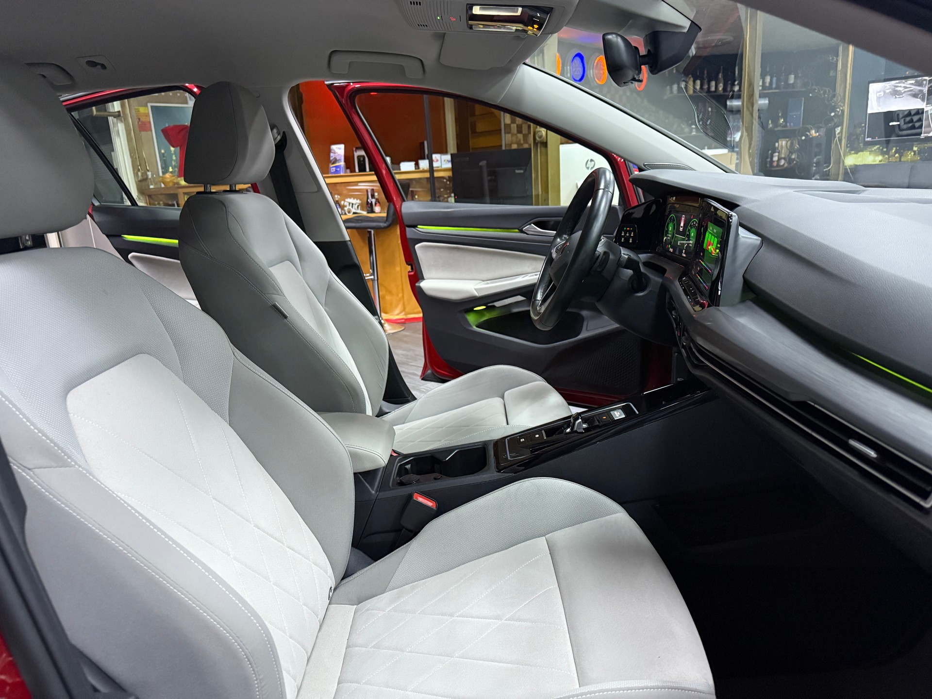 VW Golf Variant 2.0 TDI Style DSG-image-11