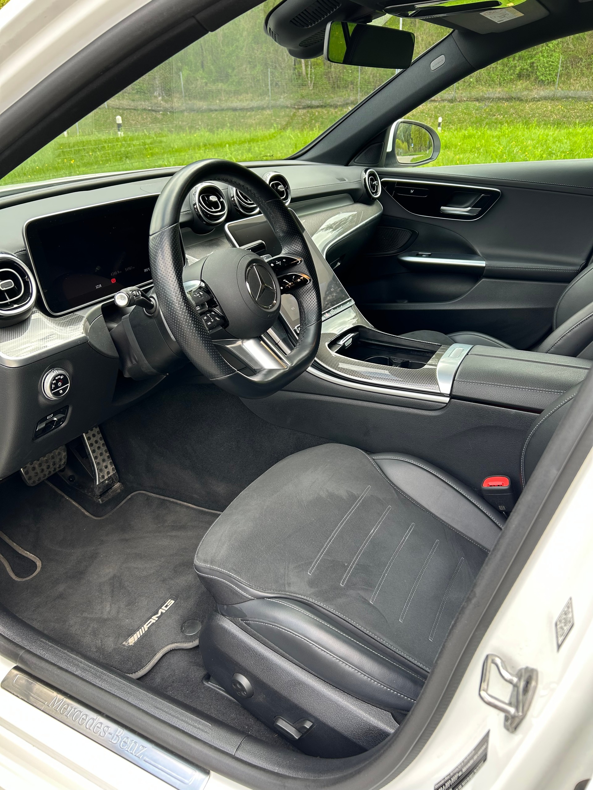 MERCEDES-BENZ C 200 T AMG Line-image-5