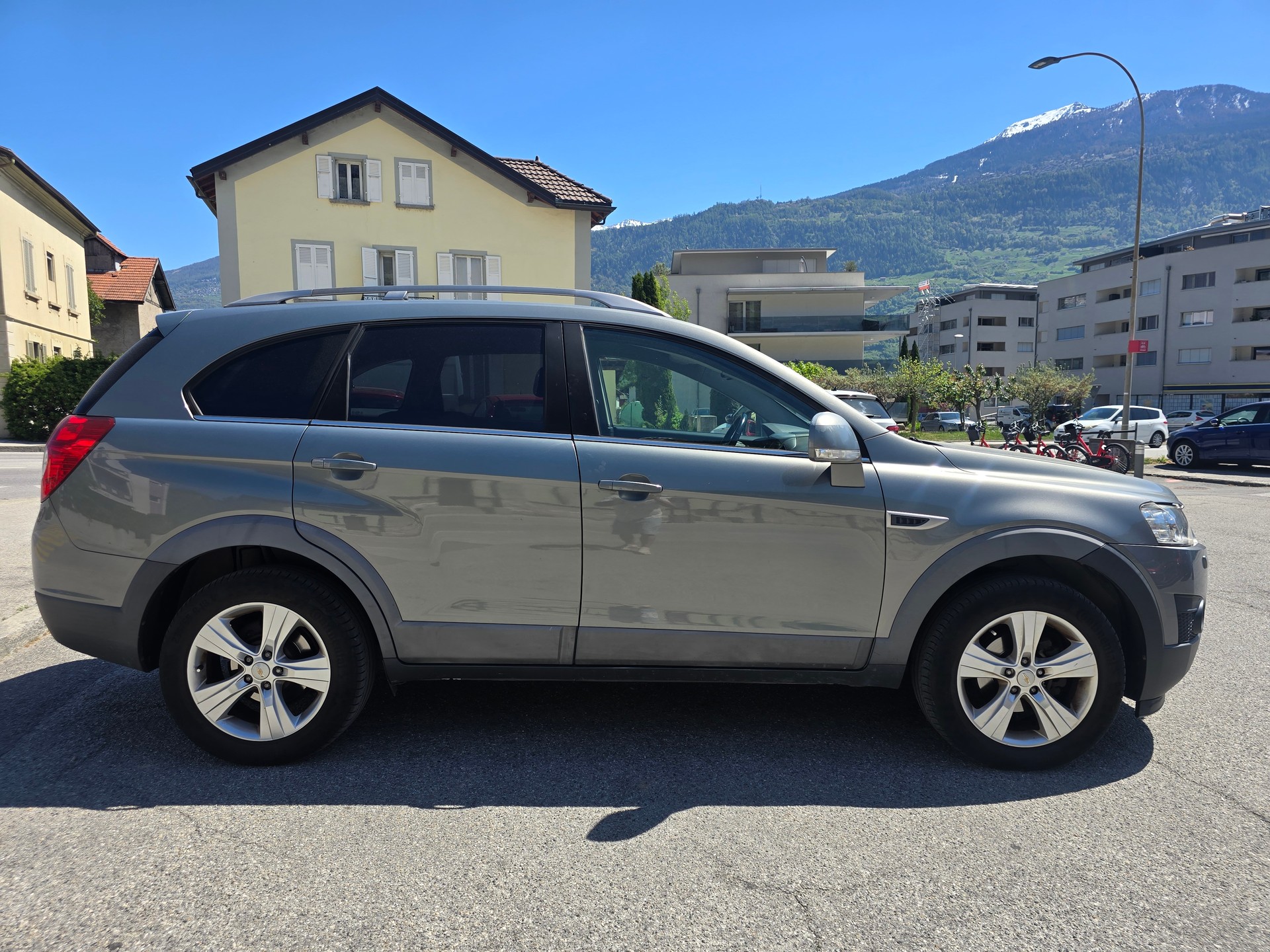 CHEVROLET Captiva 2.4 100 Anniversary 4WD Automatic-image-7