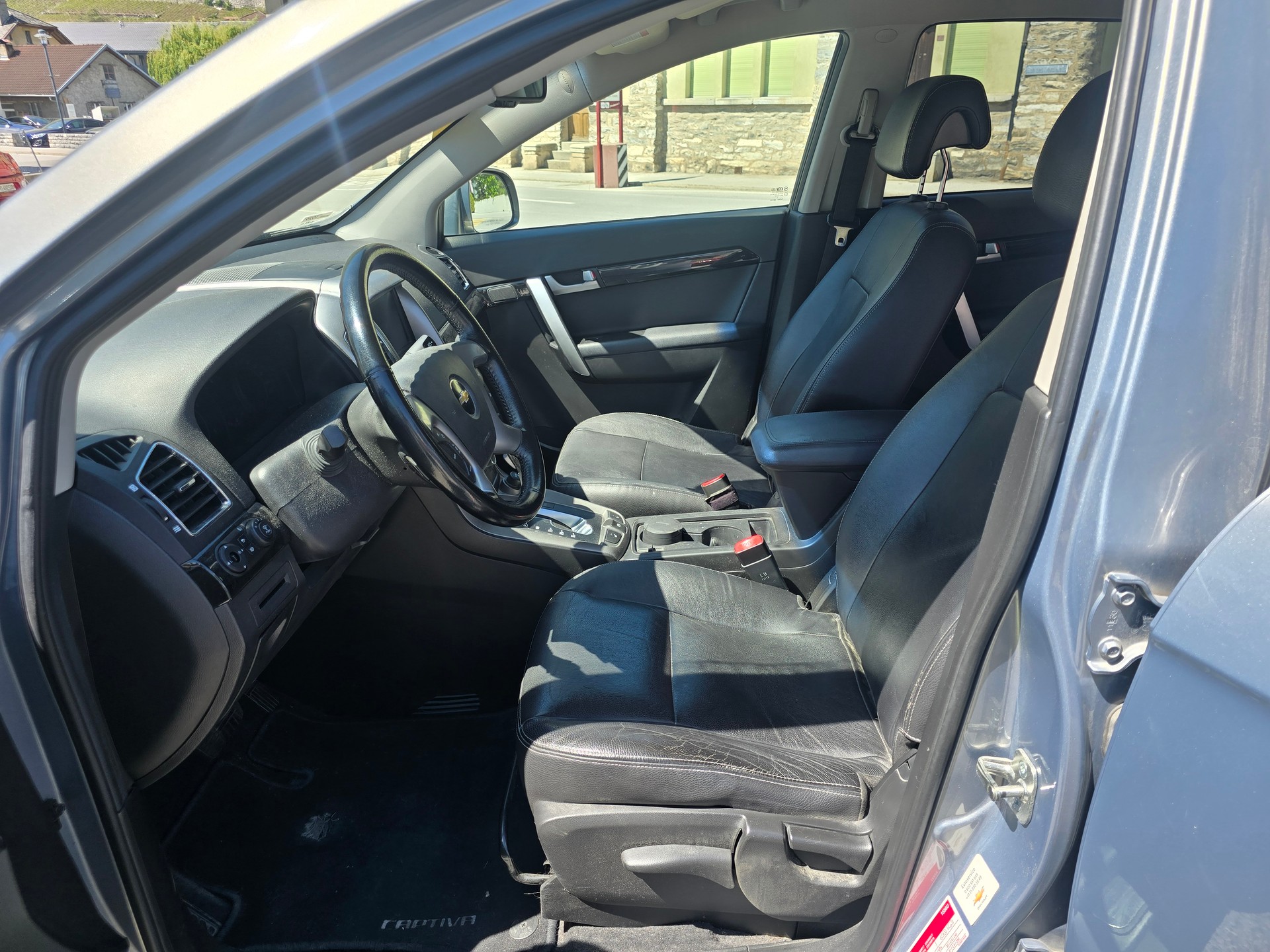 CHEVROLET Captiva 2.4 100 Anniversary 4WD Automatic-image-10