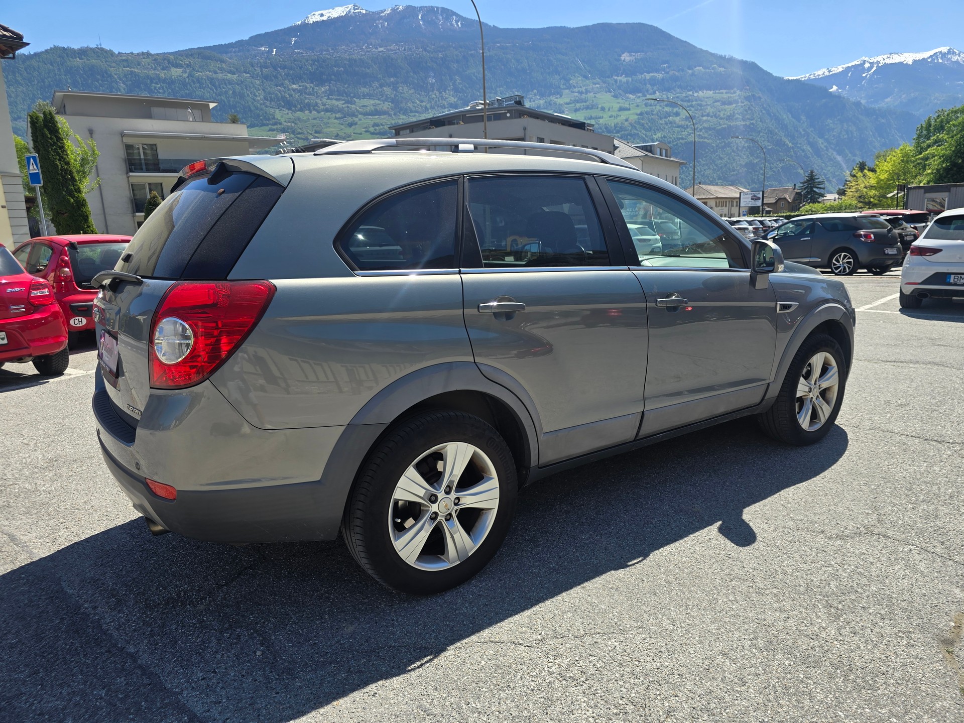 CHEVROLET Captiva 2.4 100 Anniversary 4WD Automatic-image-6