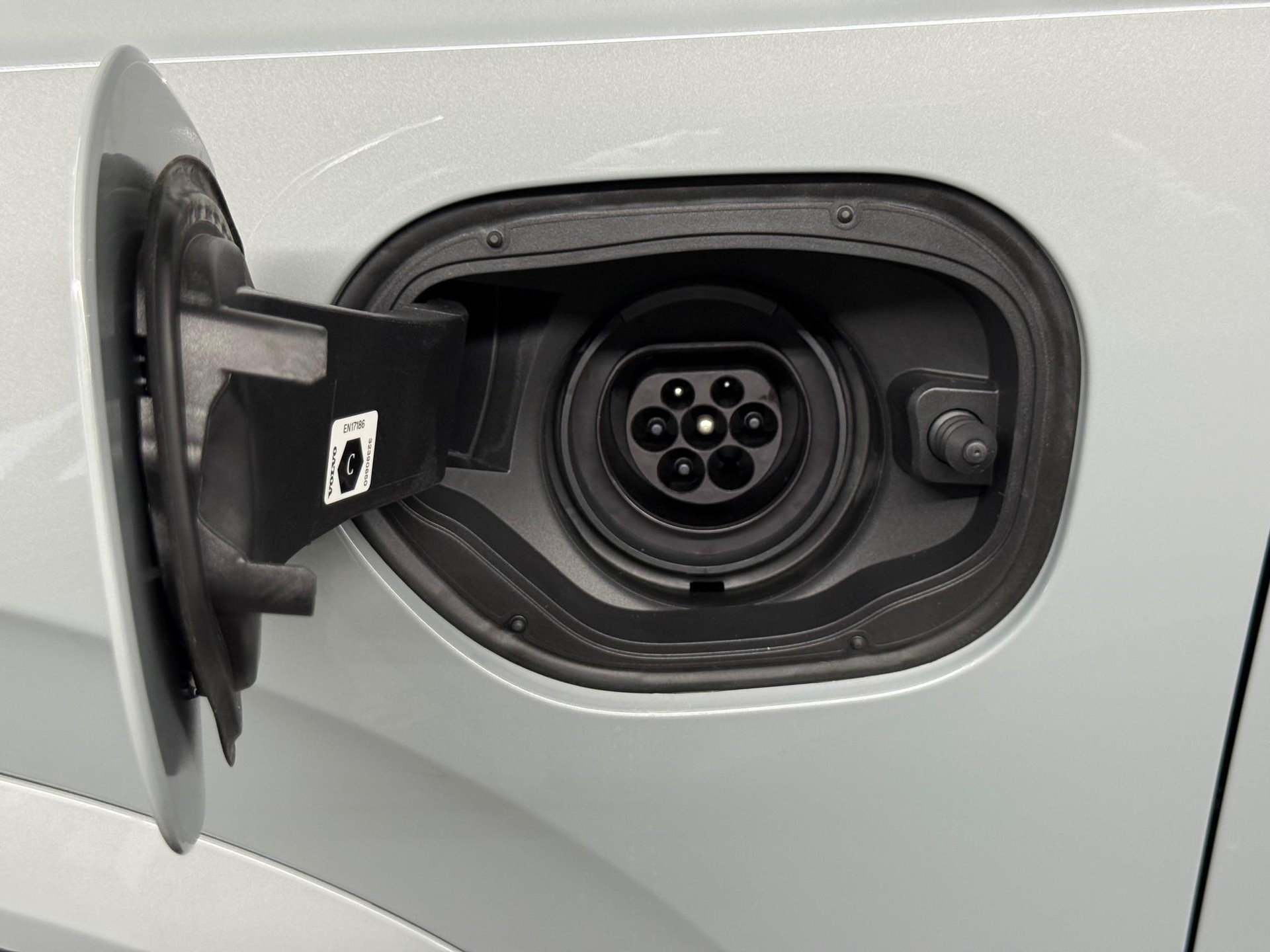 VOLVO XC90 2.0 T8 TE Plus Dark eAWD-image-18