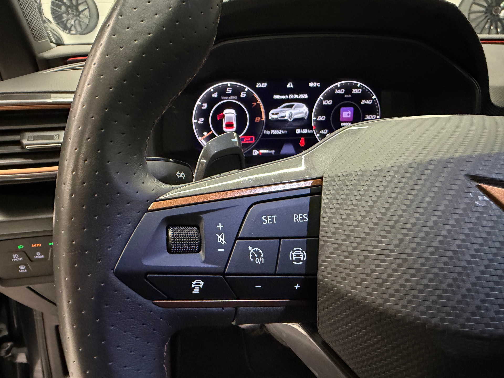 CUPRA Leon 1.5 eTSI DSG *Intelligent Drive Pack*Frisch MFK*Lückenlose Servicehistorie bei CUPRA*-image-19