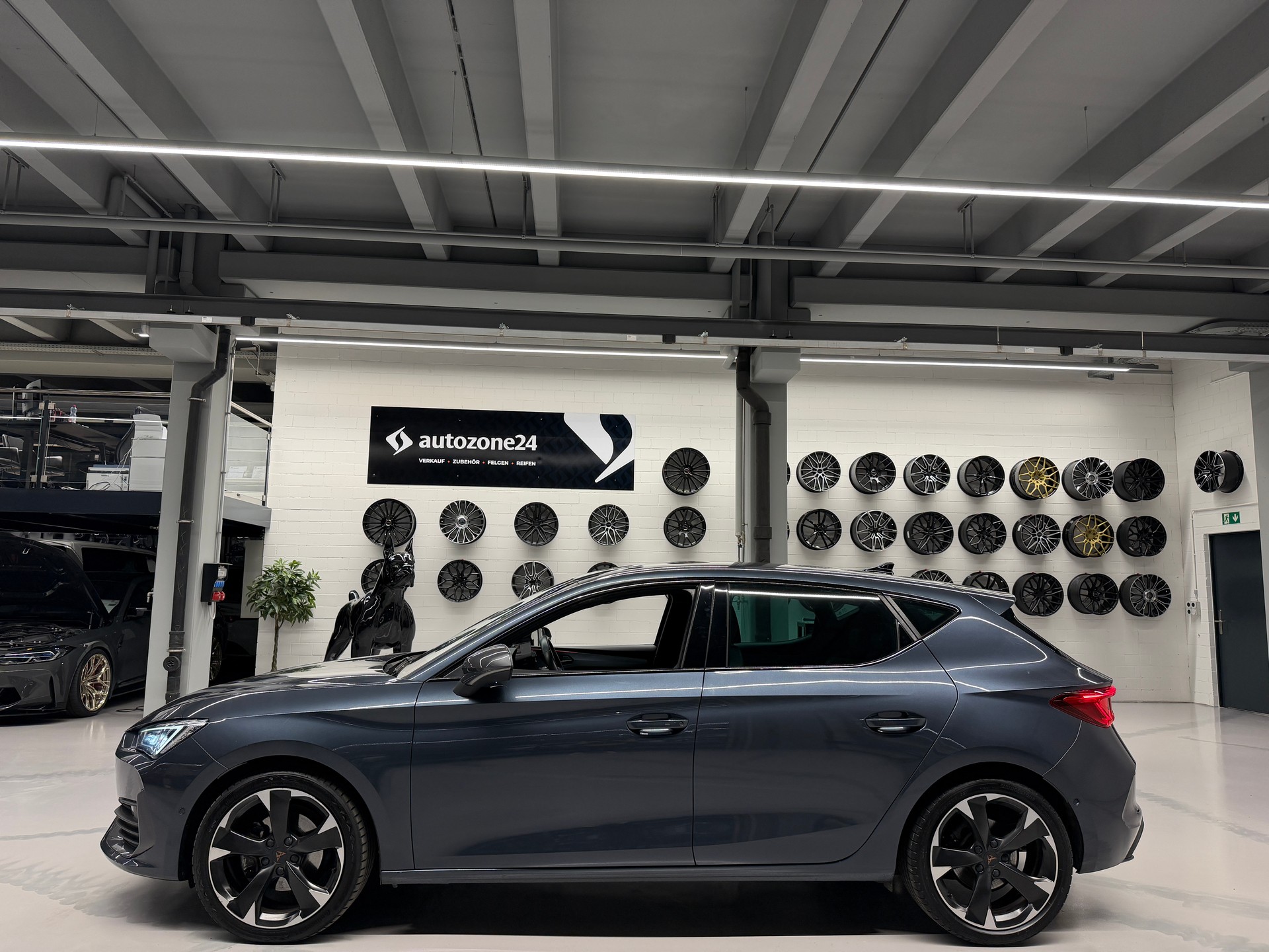 CUPRA Leon 1.5 eTSI DSG *Intelligent Drive Pack*Frisch MFK*Lückenlose Servicehistorie bei CUPRA*-image-10