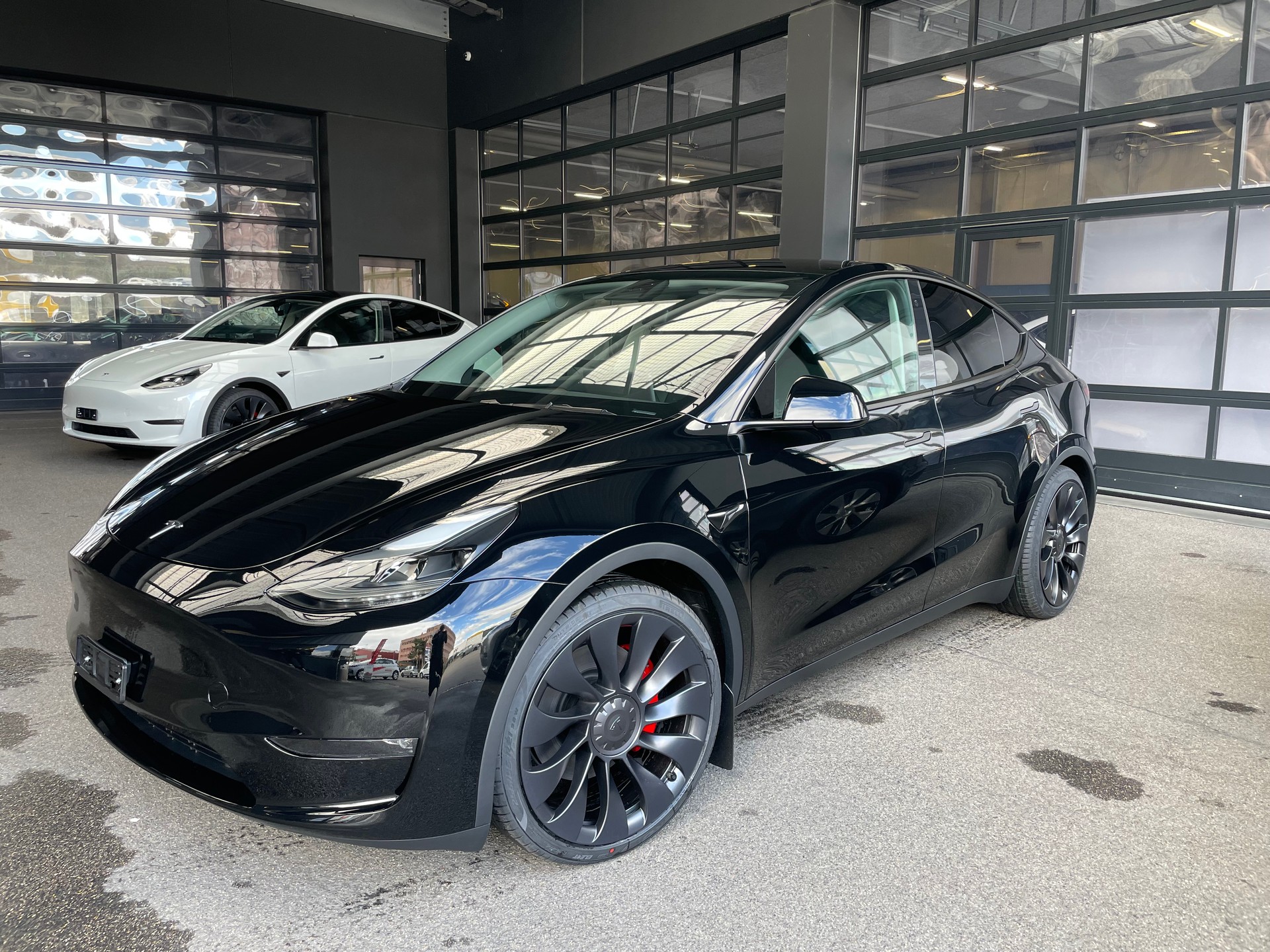 TESLA Tesla Model Y Performance Dual Motor-image-0