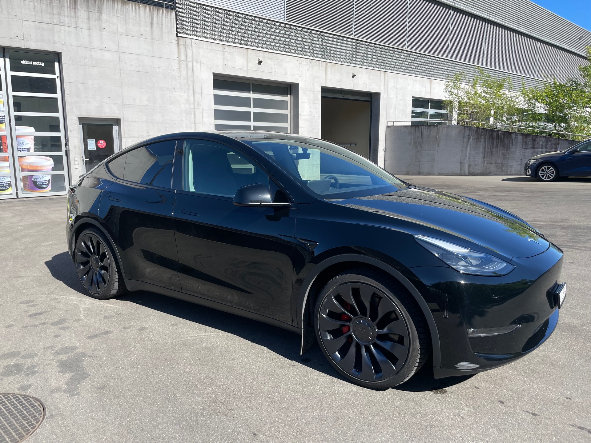 TESLA Tesla Model Y Performance Dual Motor-image-1