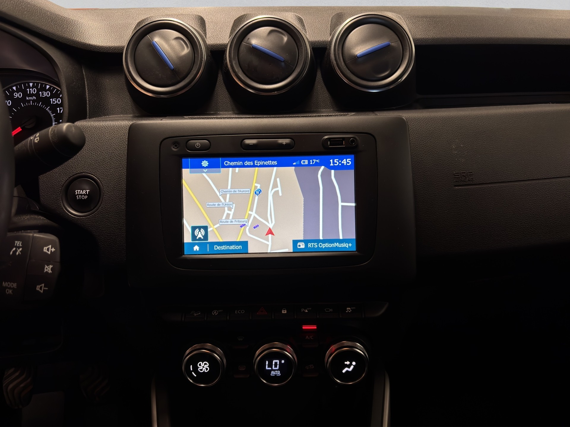 DACIA Duster TCe 130 Celebration 4x4-image-11