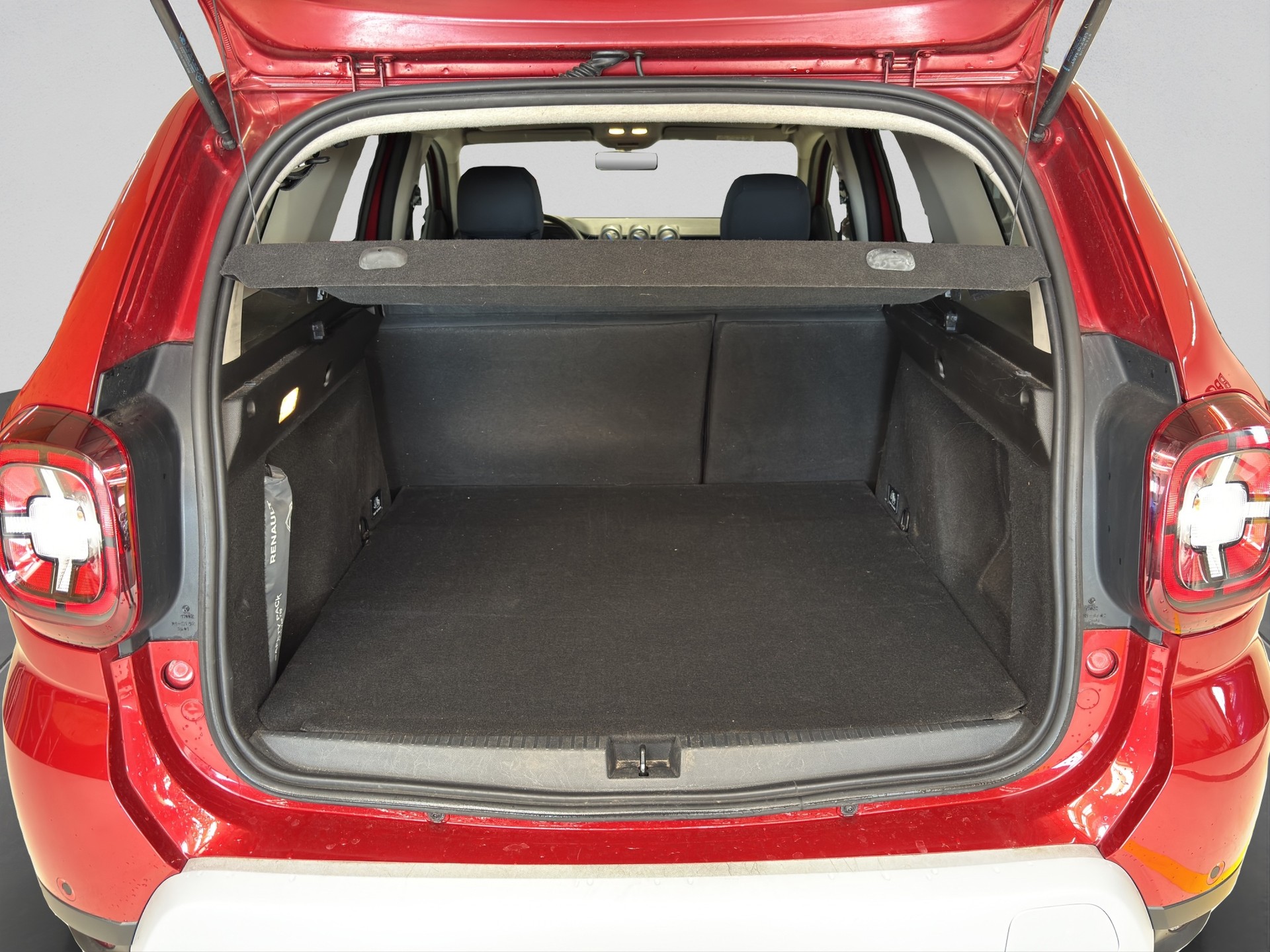 DACIA Duster TCe 130 Celebration 4x4-image-15