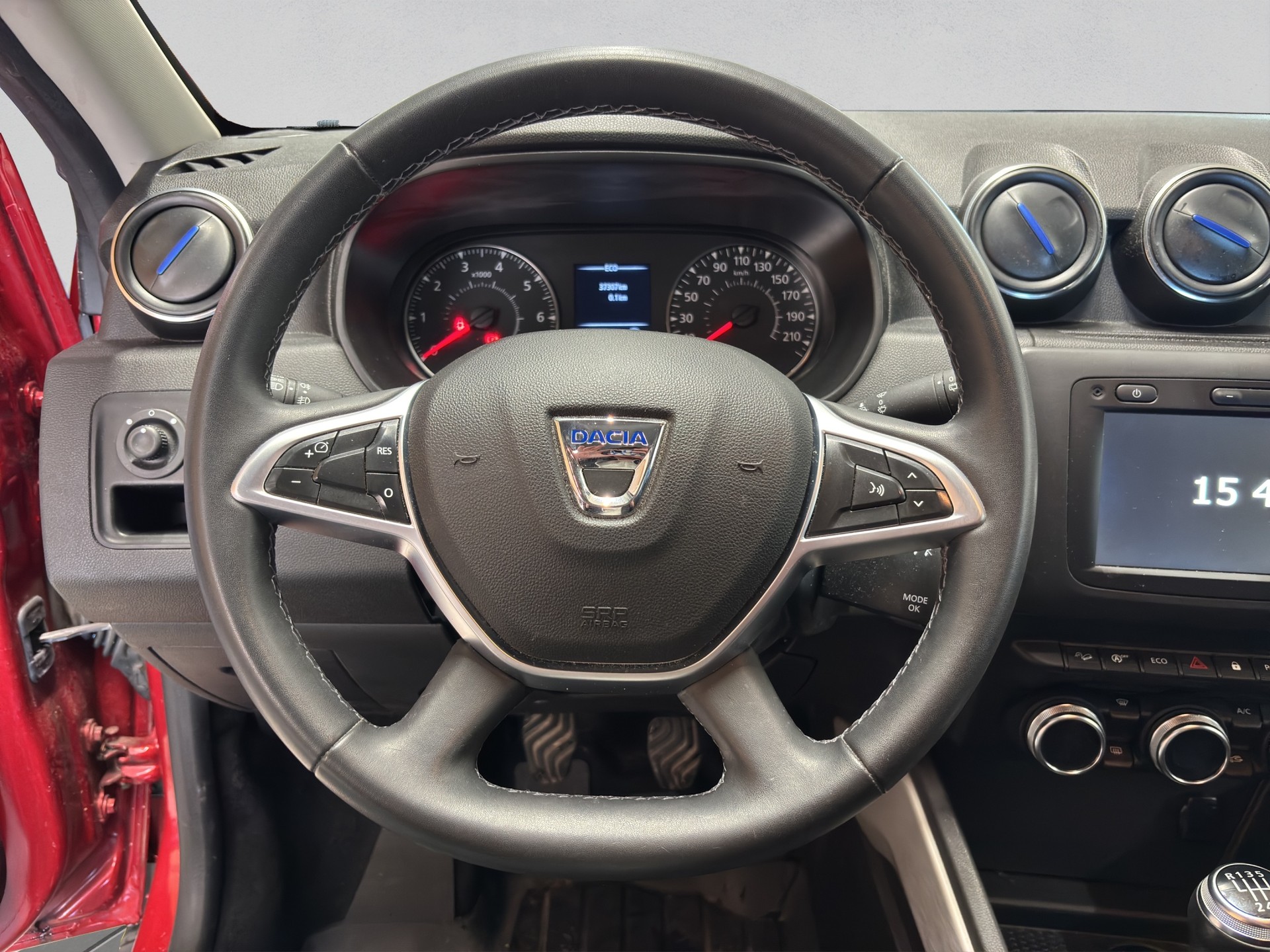 DACIA Duster TCe 130 Celebration 4x4-image-9