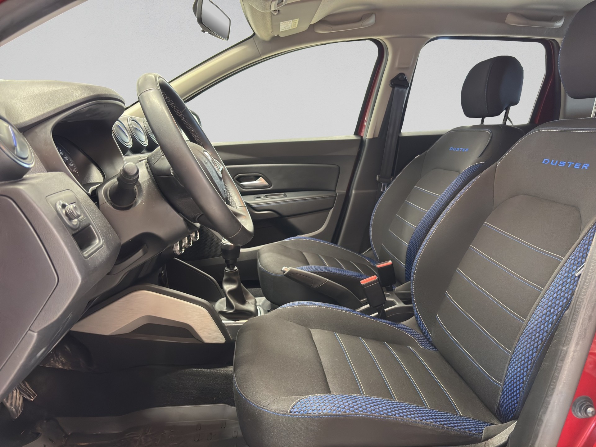 DACIA Duster TCe 130 Celebration 4x4-image-8