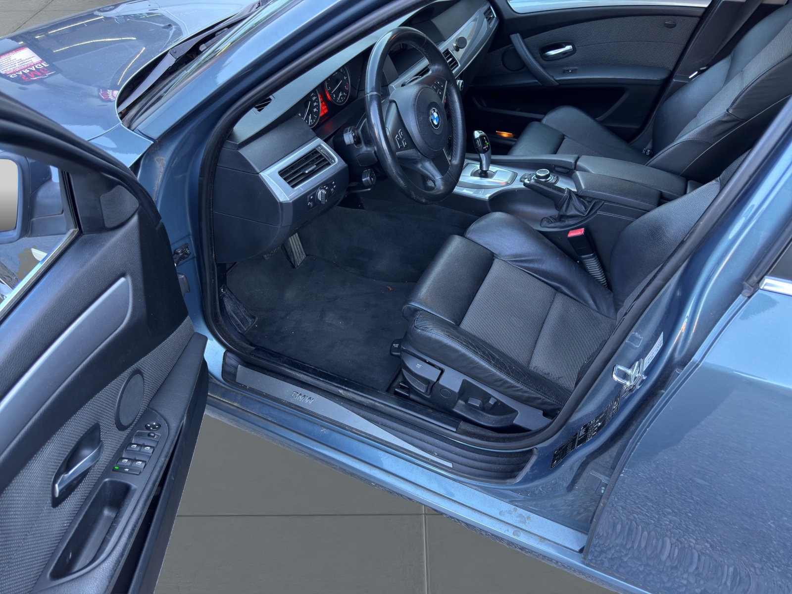 BMW 523i Touring Steptronic-image-7