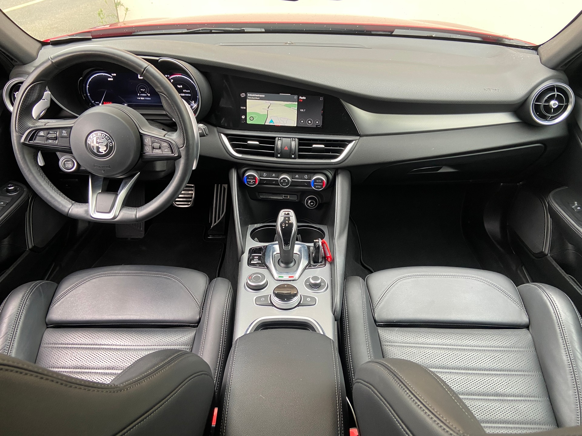 ALFA ROMEO Giulia 2.0 Veloce Q4 AT8 - Etna-showroom-element-2