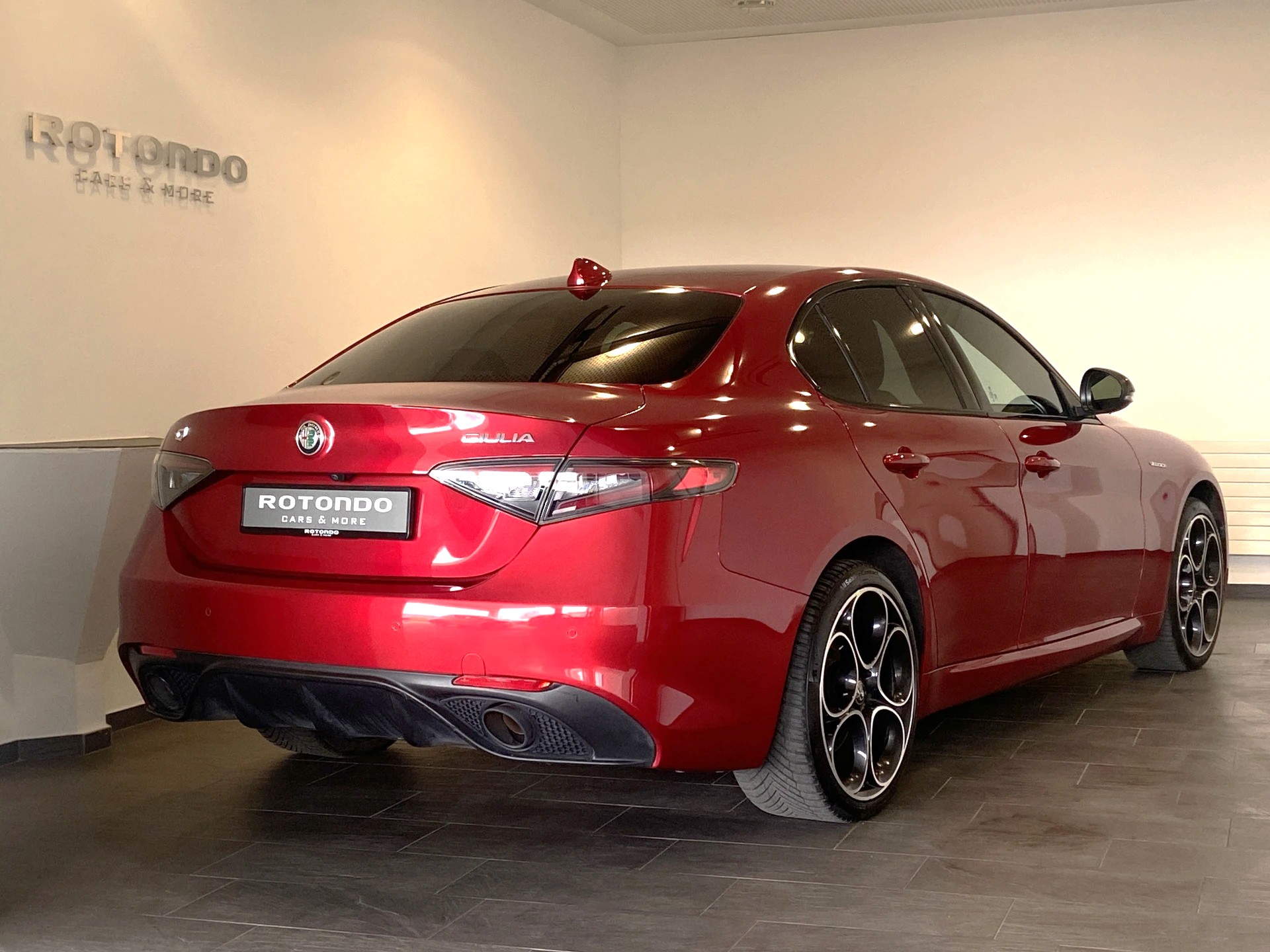 ALFA ROMEO Giulia 2.0 Veloce Q4 AT8 - Etna-showroom-element-1