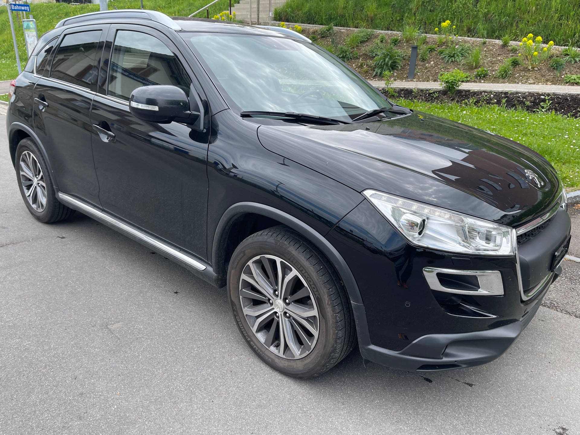 PEUGEOT 4008 1.8 HDi Allure 4WD-image-5