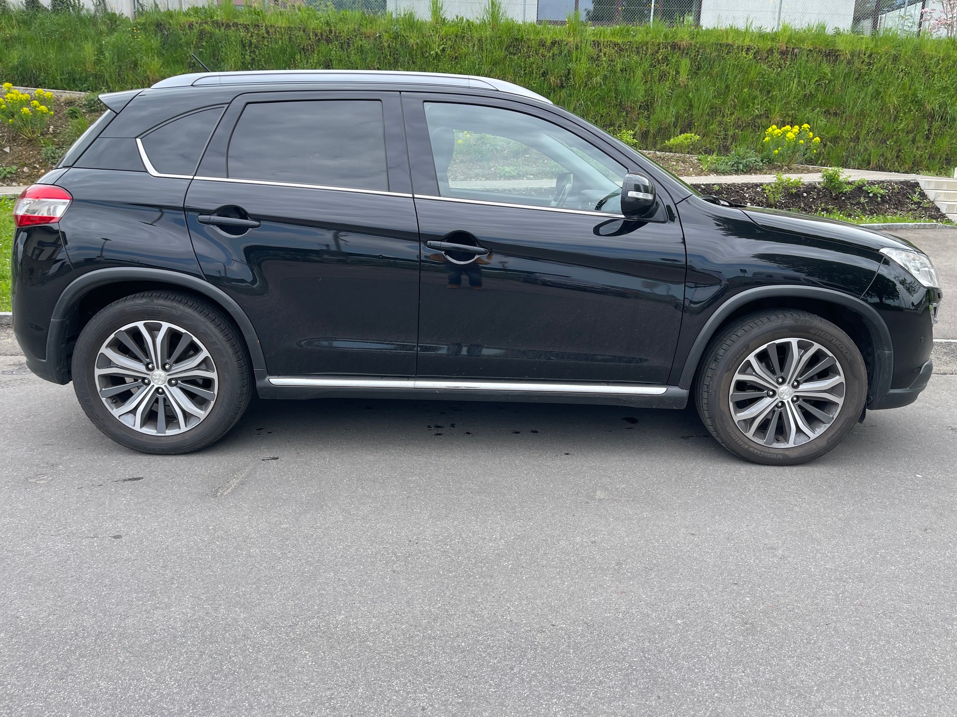 PEUGEOT 4008 1.8 HDi Allure 4WD-image-1